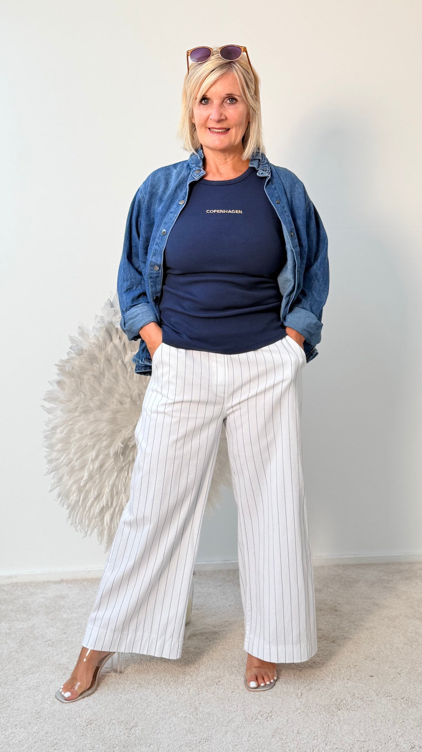 JEANSBLUSE MIT STEHKRAGEN