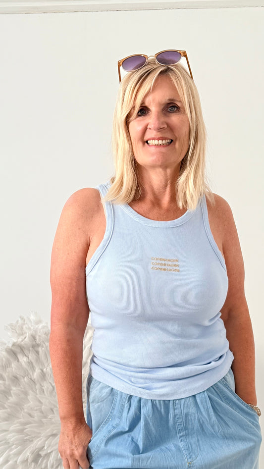 TANK TOP " HELL BLAU"