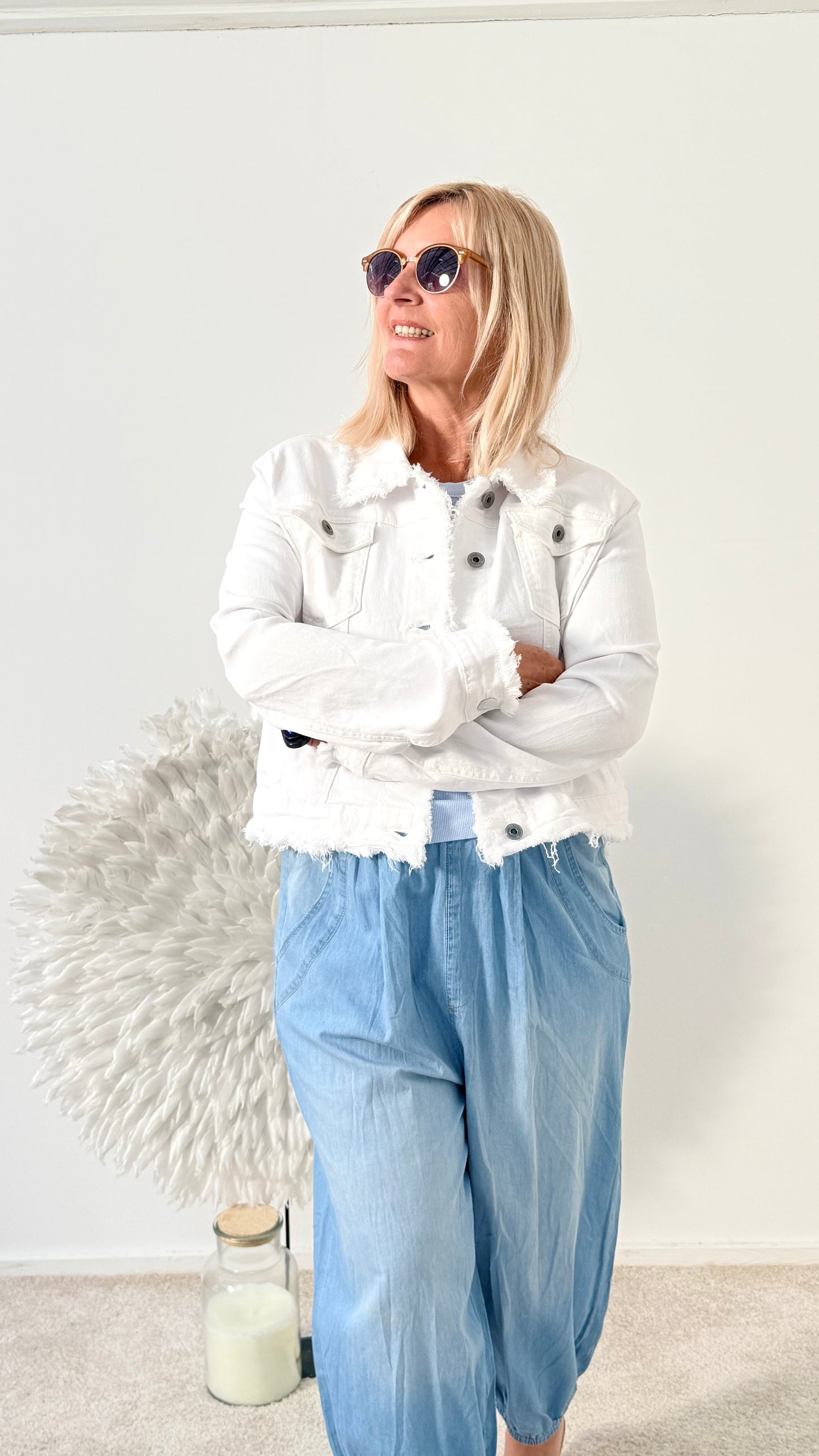 KURZE JEANSJACKE "WEIß"