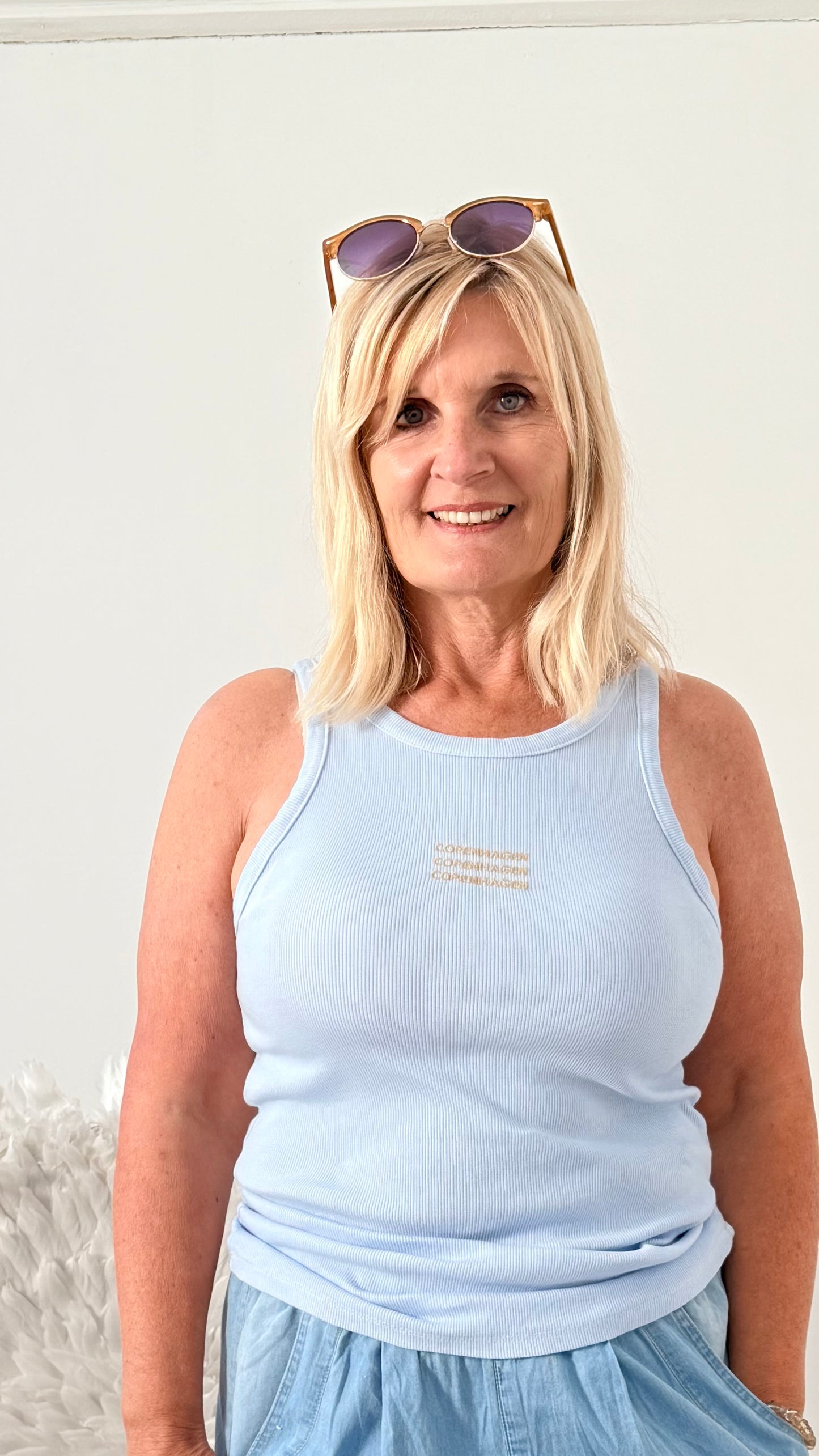 TANK TOP " HELL BLAU"