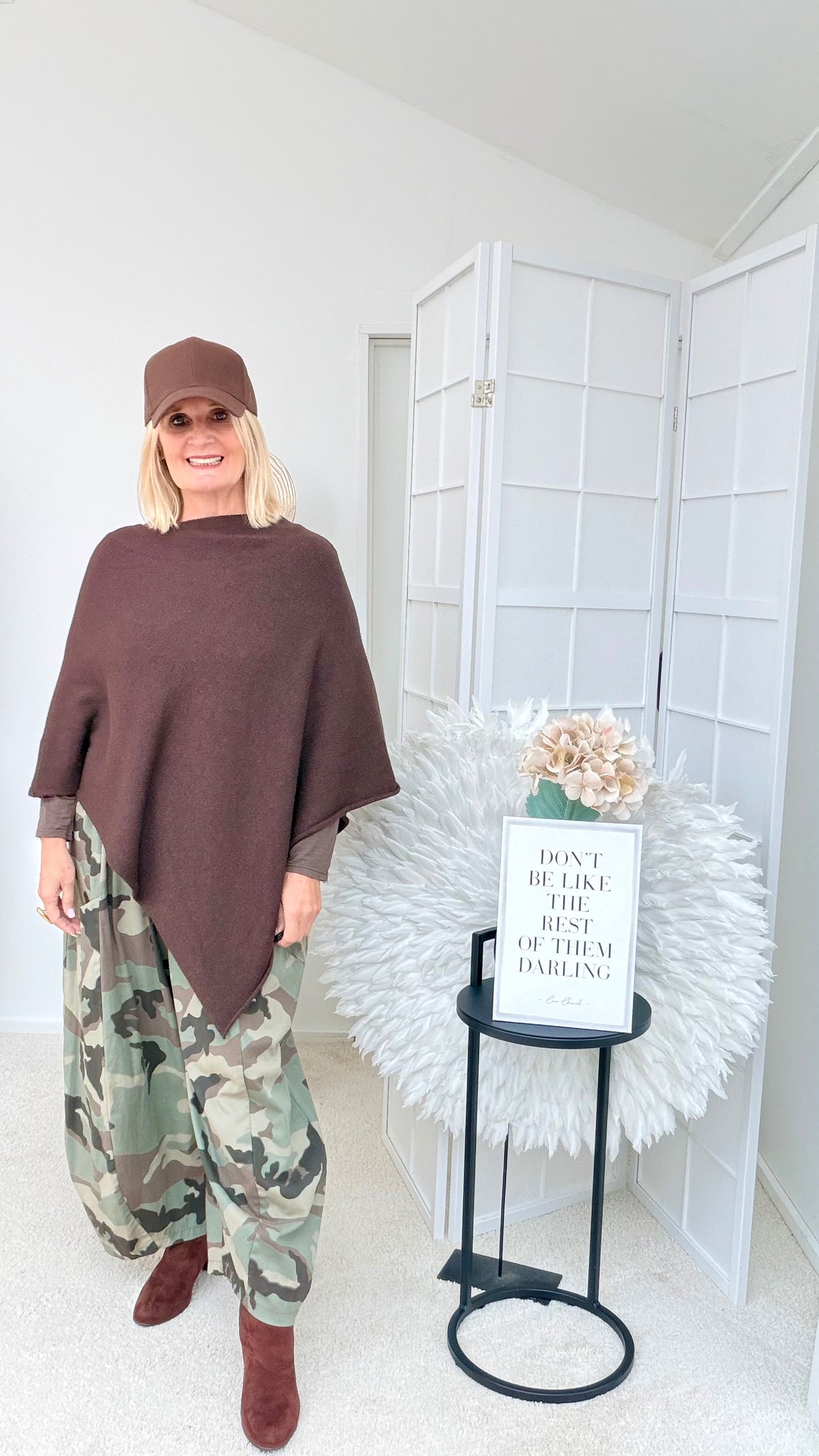 PONCHO IM V-SCHNITT