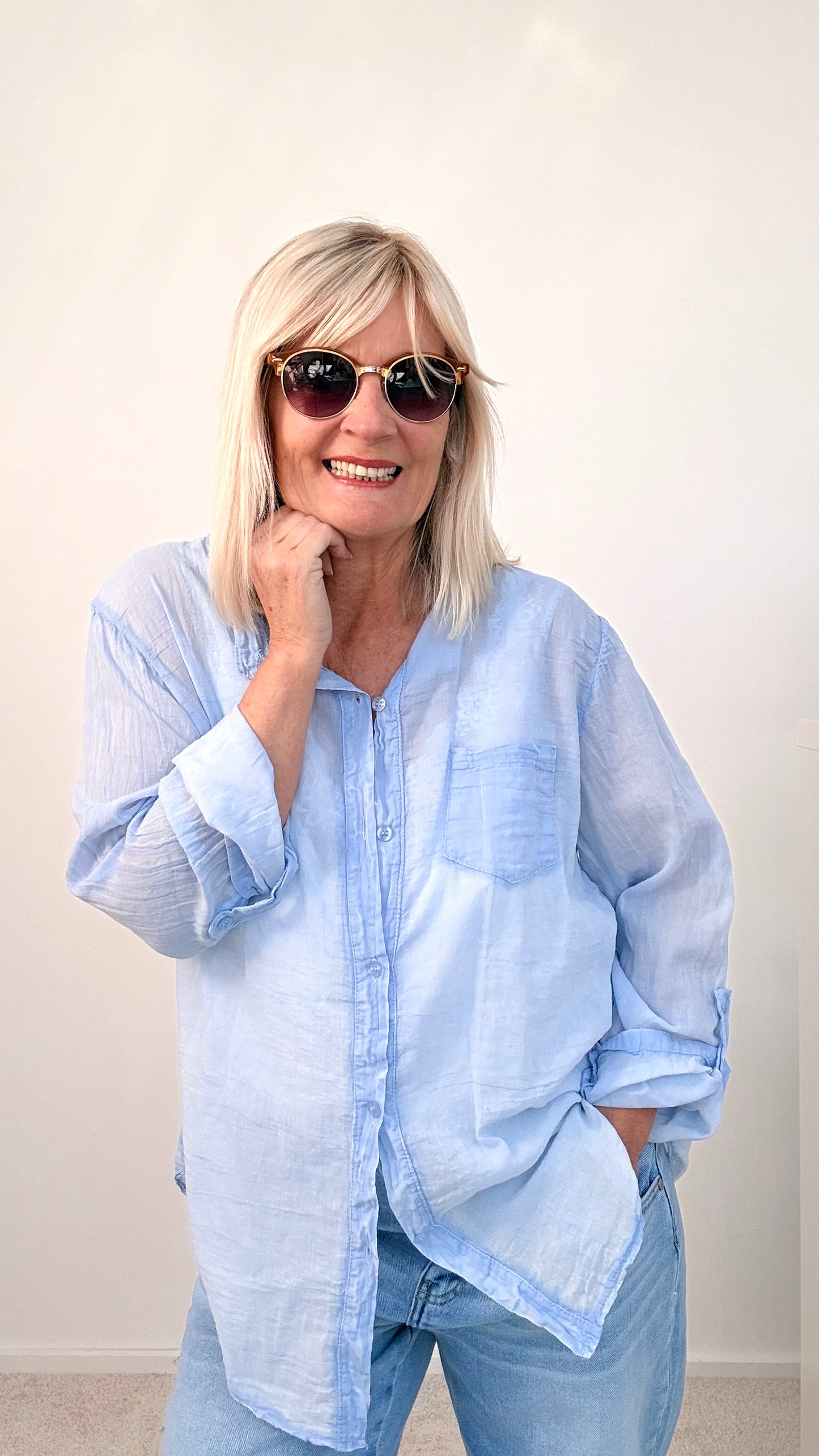 TRANSPARENTE SPORTLICHE BLUSE "BLAU"