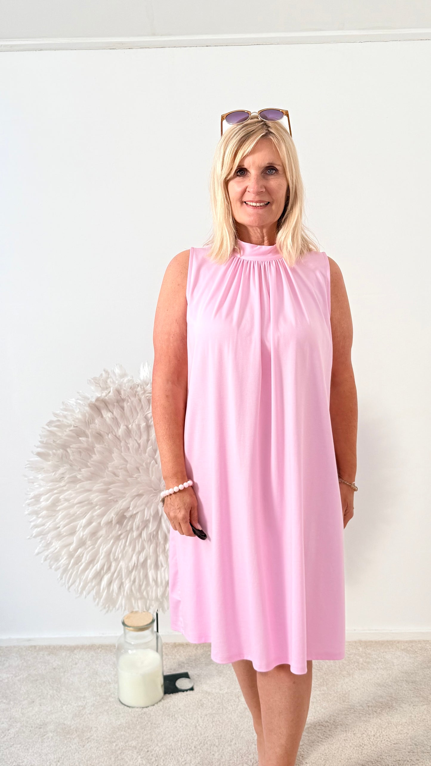 SOMMERKLEID OHNE ÄRMEL MIT HALSBÜNDCHEN " ROSA"