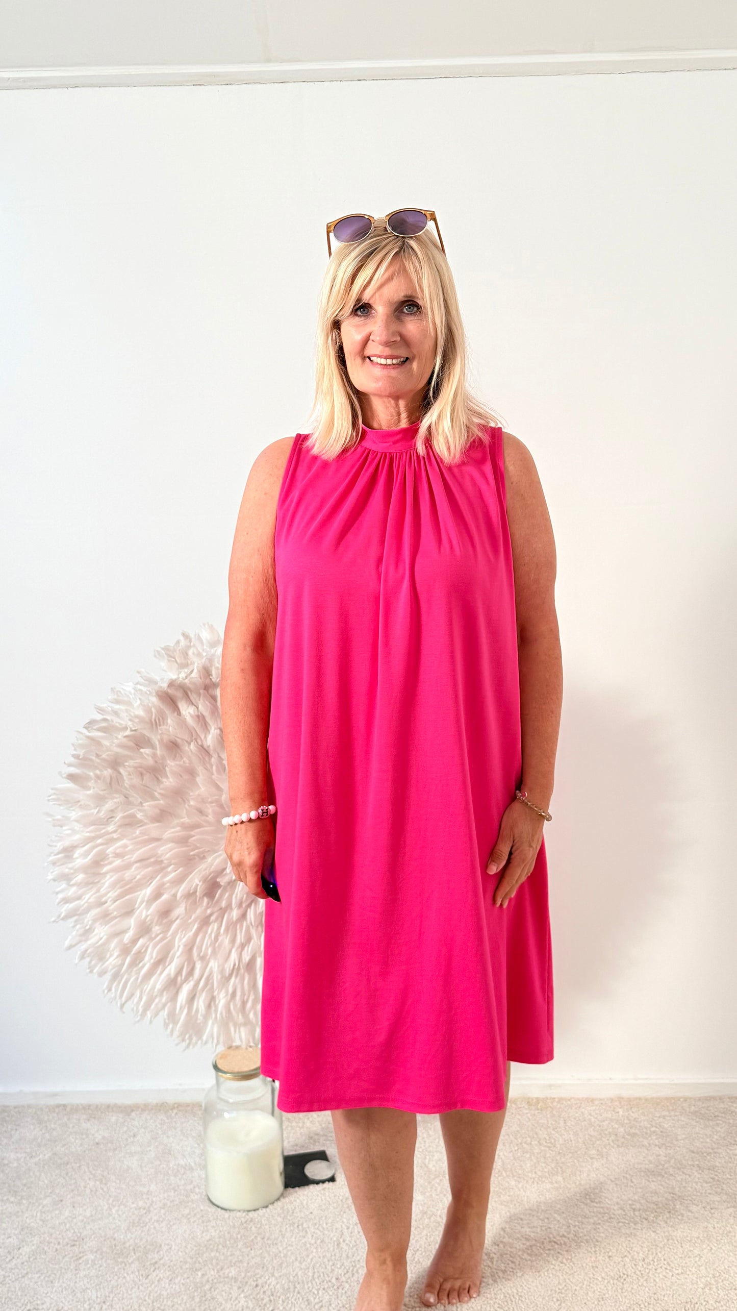 SOMMERKLEID OHNE ÄRMEL MIT HALSBÜNDCHEN " MAGENTA"