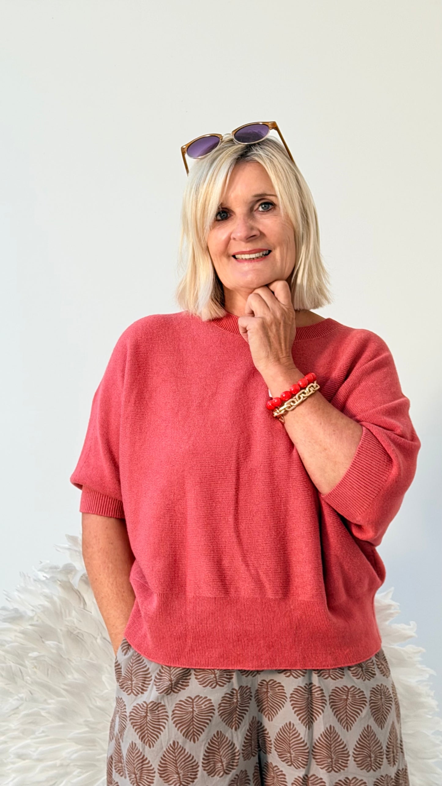 PULLI MIT ANGESETZTEM ARM "HELLES ROST ROT"
