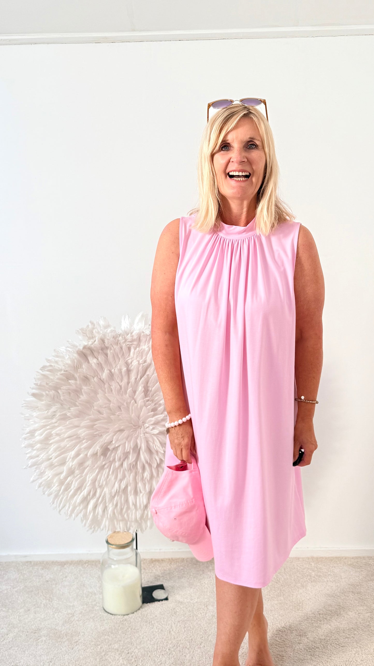 SOMMERKLEID OHNE ÄRMEL MIT HALSBÜNDCHEN " ROSA"
