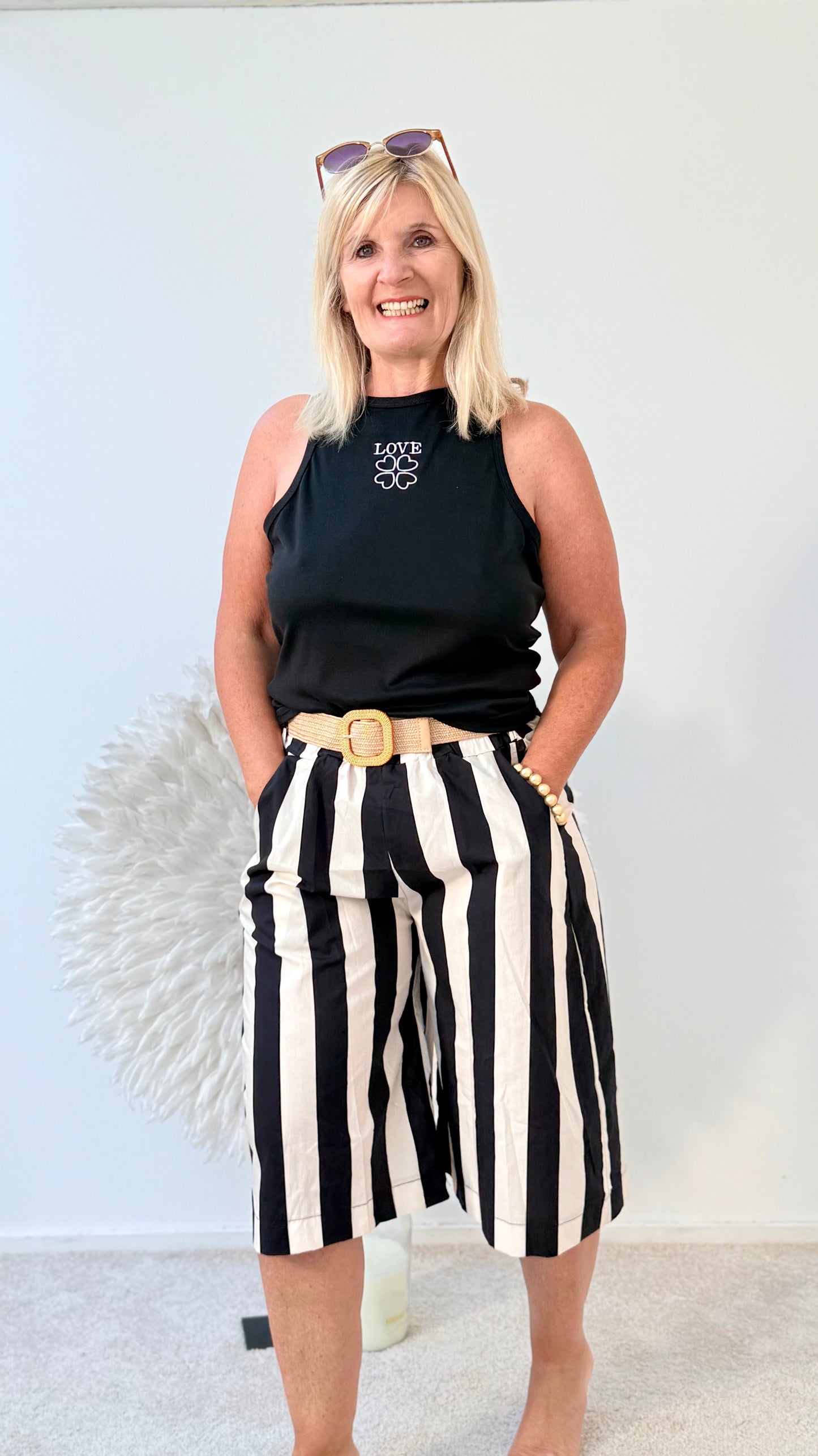 BERMUDA SHORTS "GESTREIFT" SCHWARZ/BEIGE