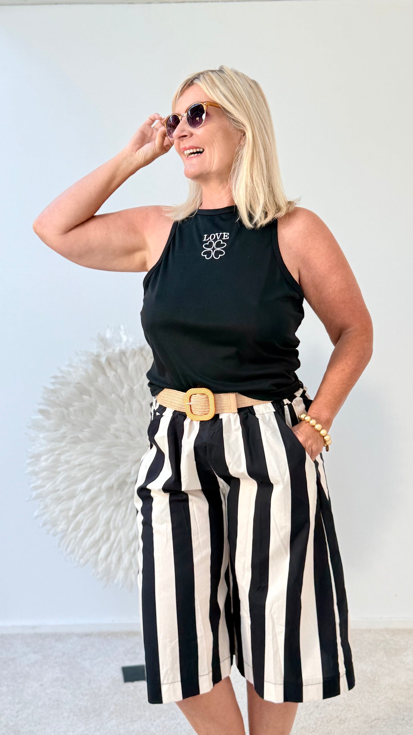 BERMUDA SHORTS "GESTREIFT" SCHWARZ/BEIGE