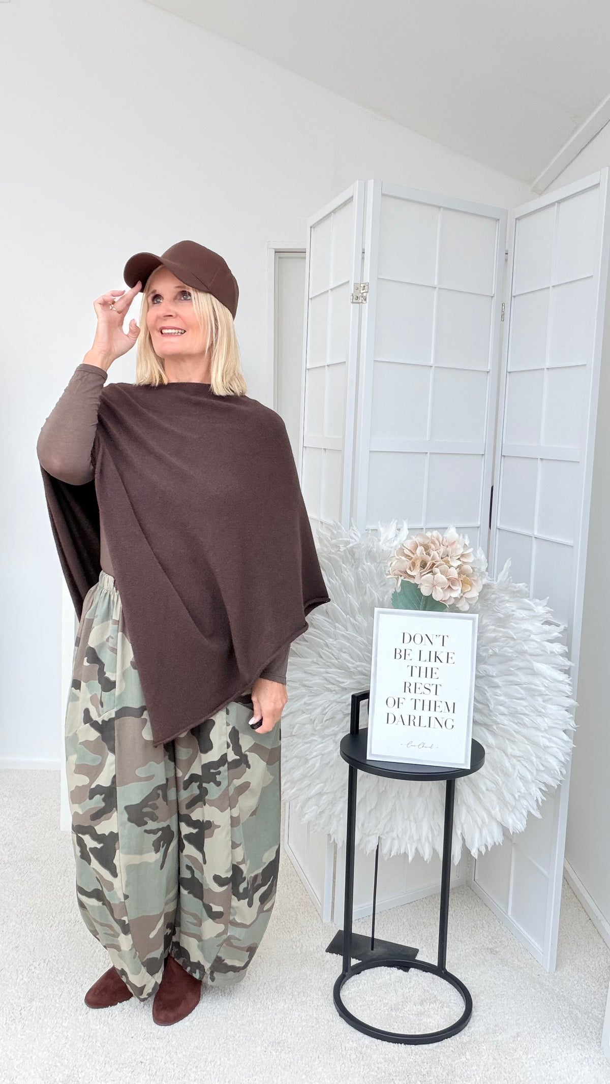 PONCHO IM V-SCHNITT