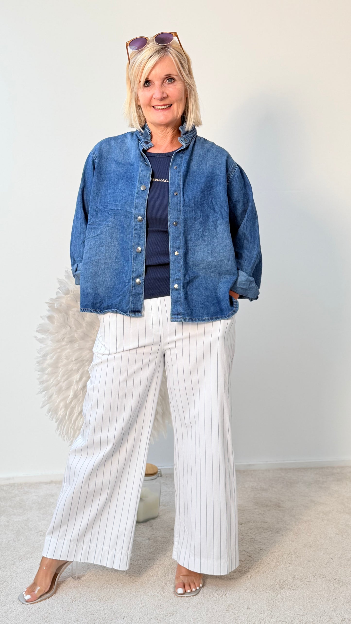 JEANSBLUSE MIT STEHKRAGEN