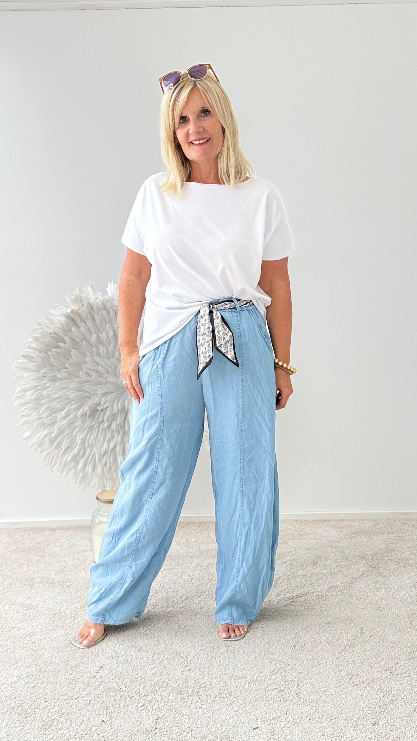 HOSE MIT TUCH IM DENIM LOOK