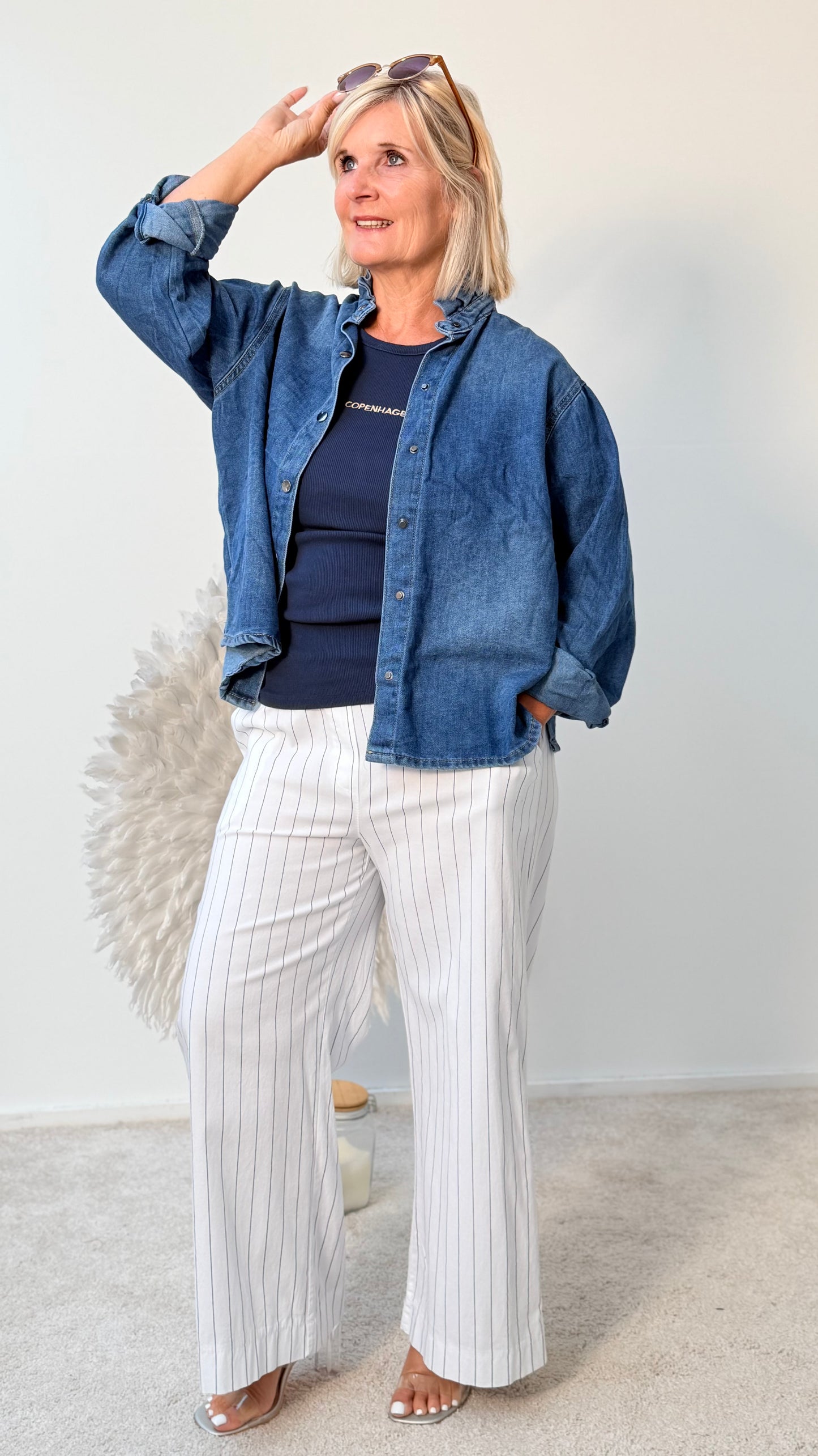 JEANSBLUSE MIT STEHKRAGEN