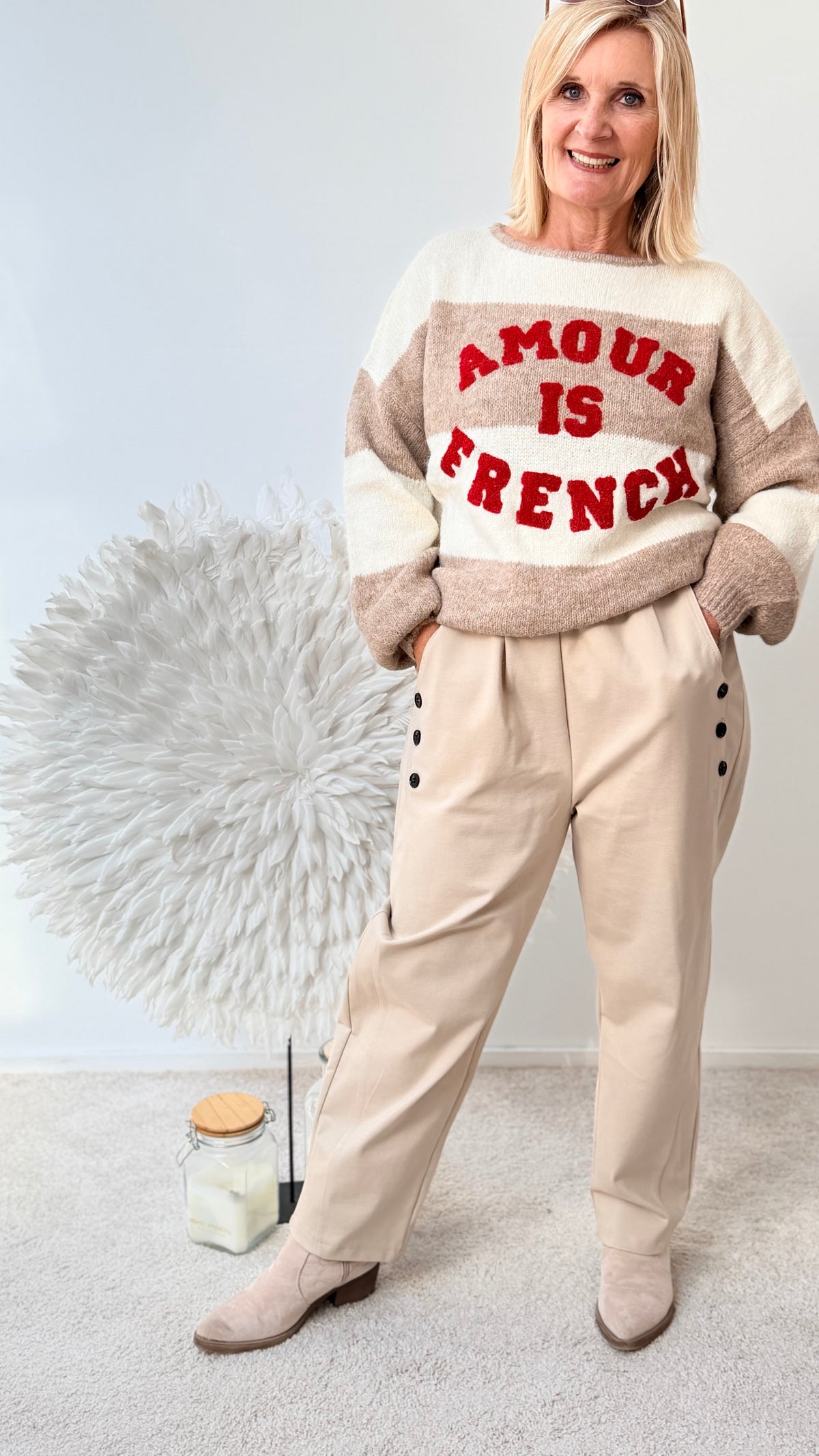 HOSE MIT KNOPF  DETAILS " BEIGE"