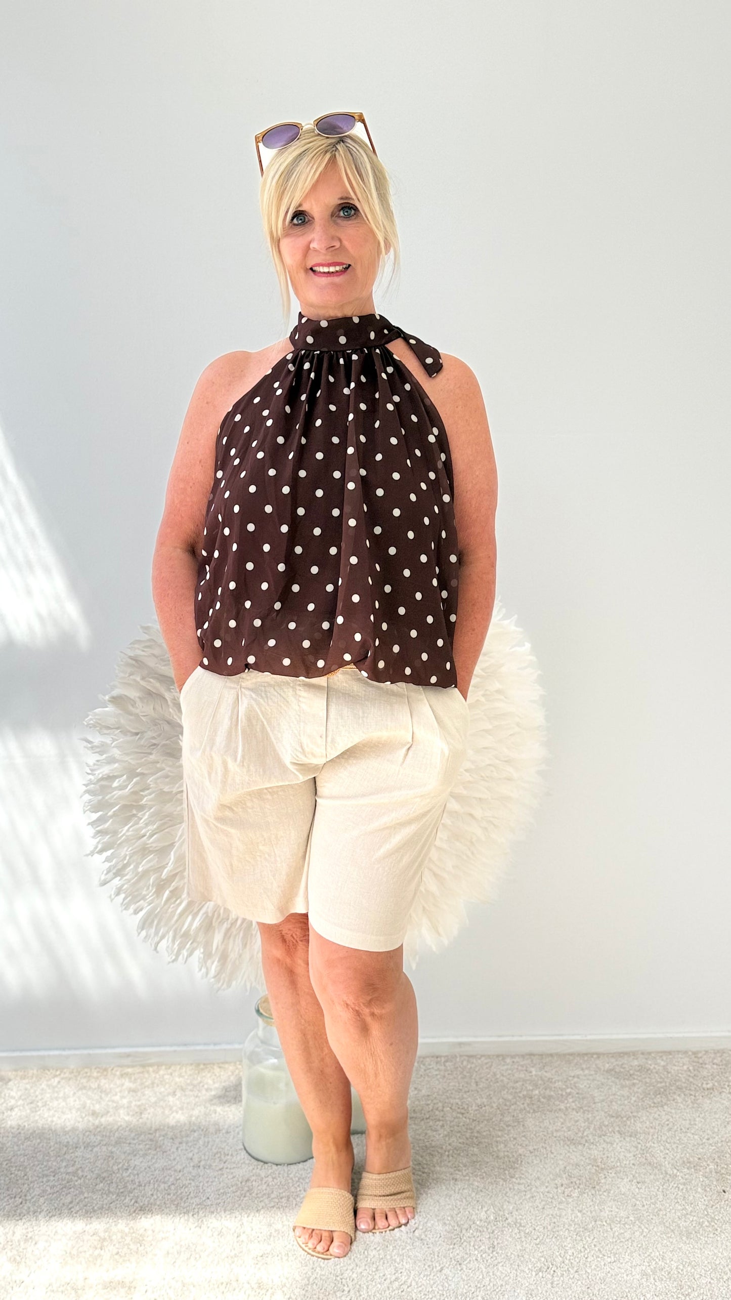BLUSEN TOP MIT PUNKTEN "BRAUN"