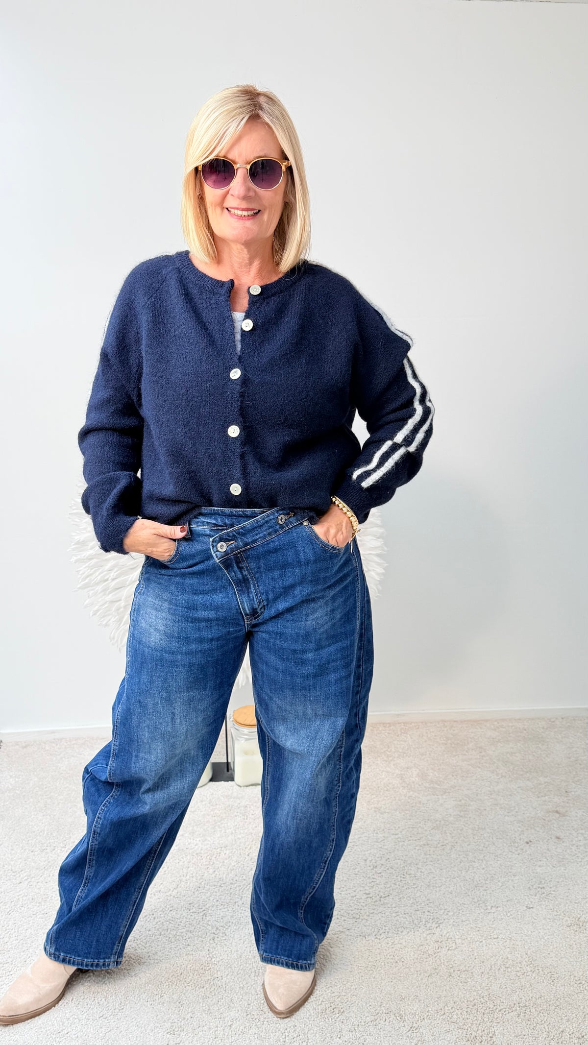 STRICKJACKE MIT STREIFEN "BLAU"