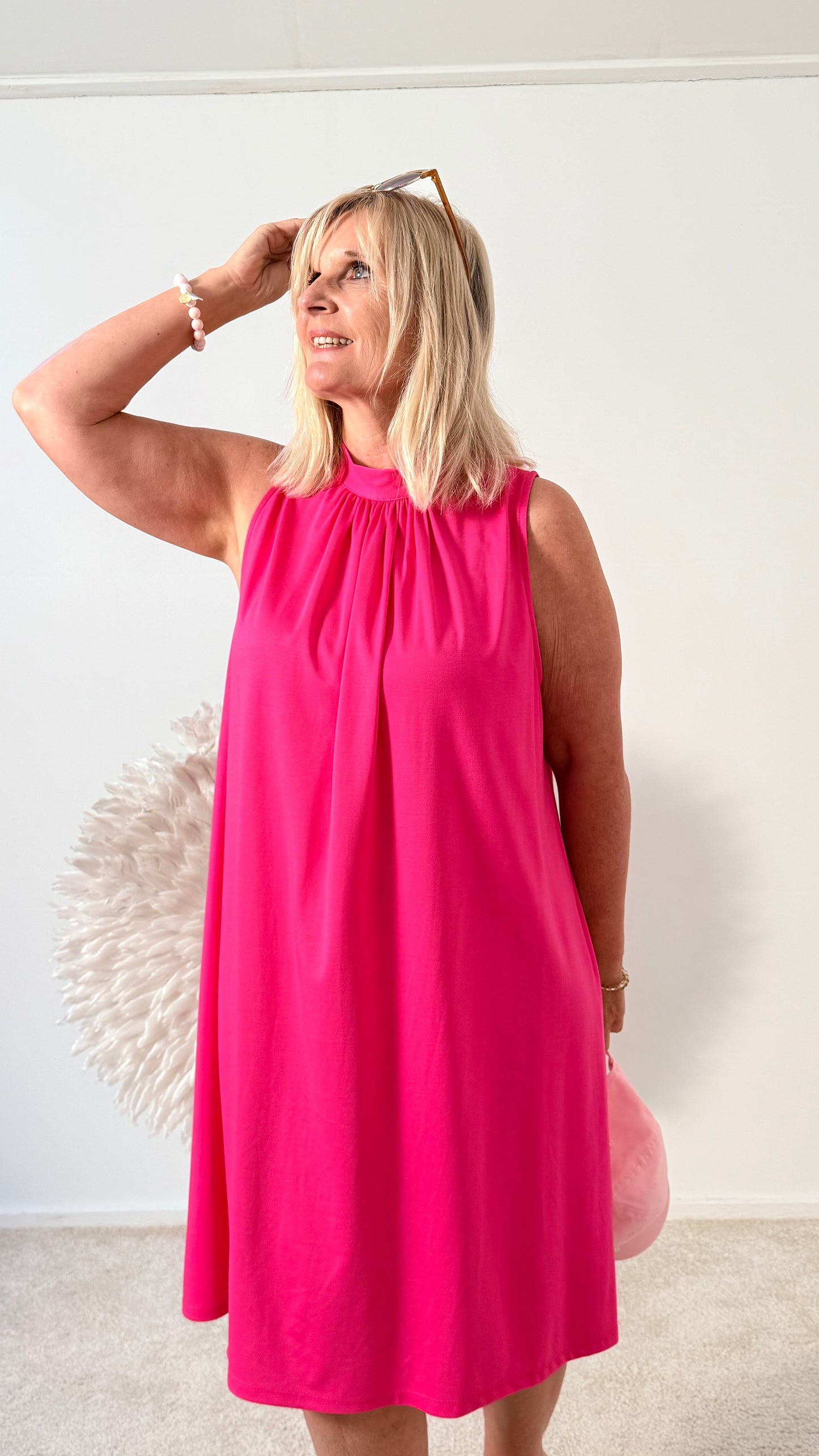 SOMMERKLEID OHNE ÄRMEL MIT HALSBÜNDCHEN " MAGENTA"