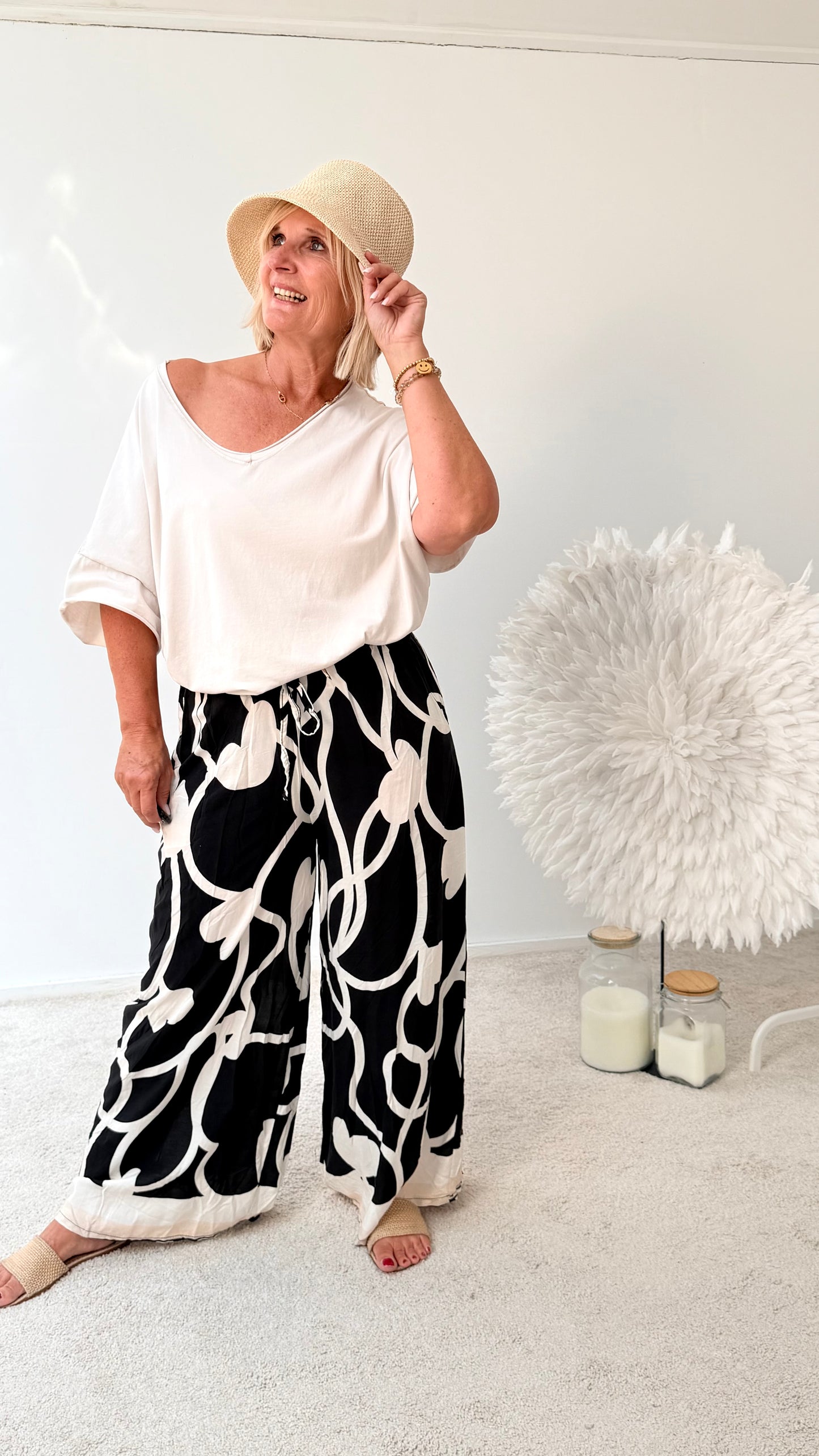 HOSE " SALLY" SCHWARZ/BEIGE