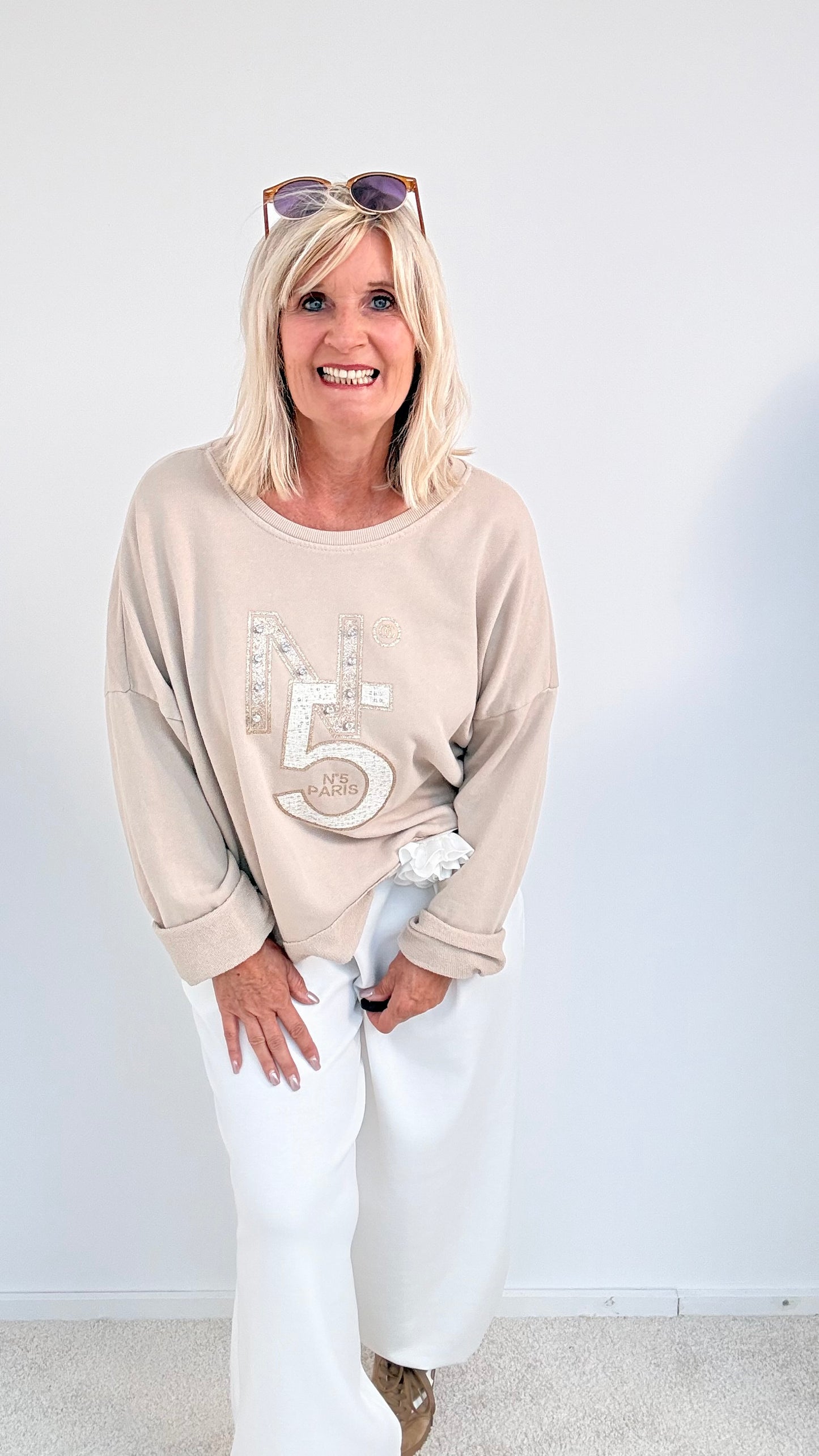 SWEATSHIRT "BEIGE " MIT KLEIEN STEINEN
