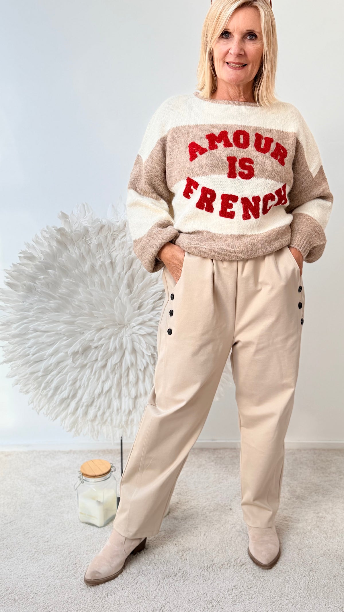 HOSE MIT KNOPF  DETAILS " BEIGE"