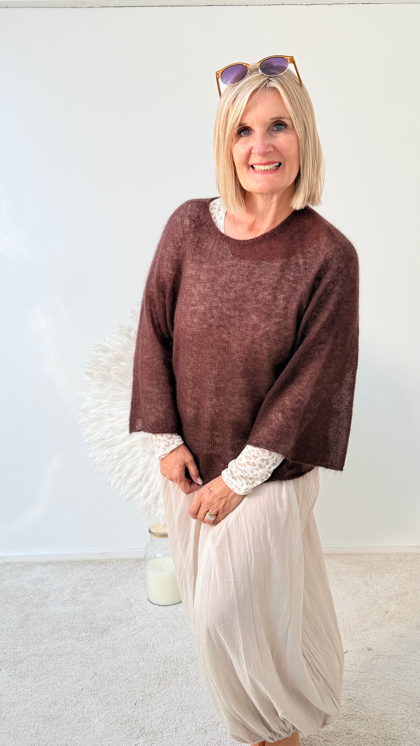 TRANSPARENTER MOHAIR PULLI " BRAUN