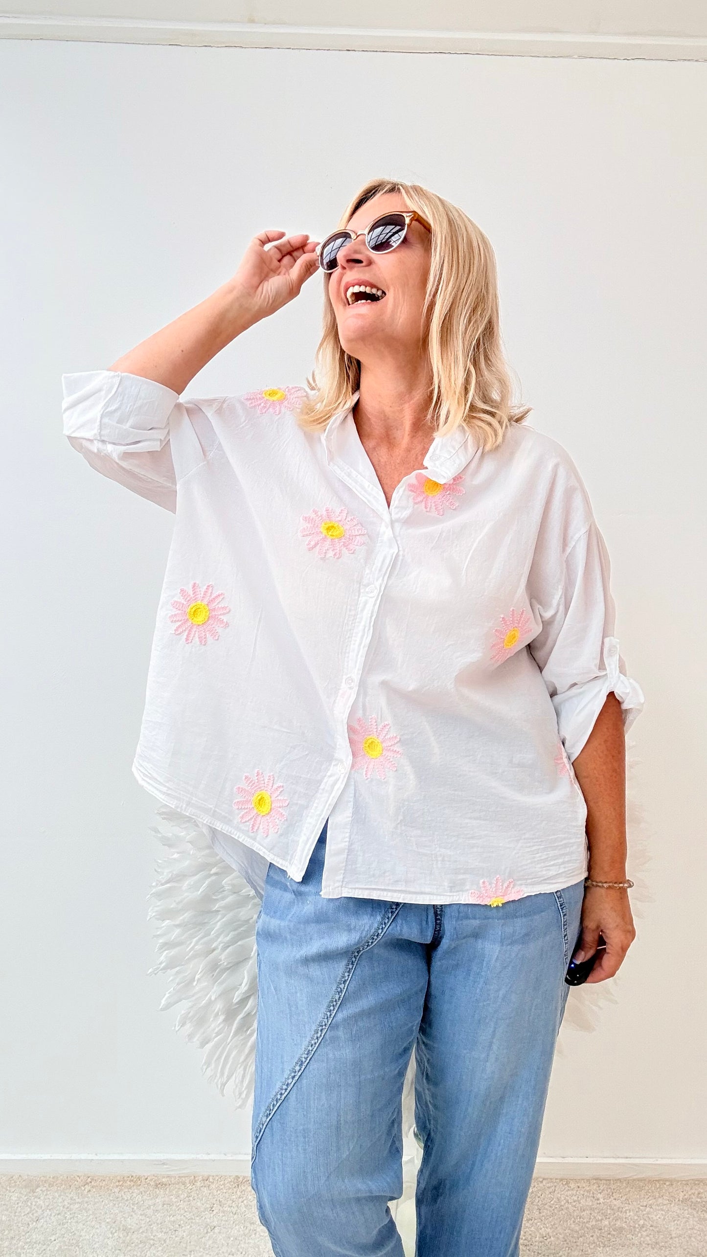 BLUSE " MIT BLÜTEN"WEIß