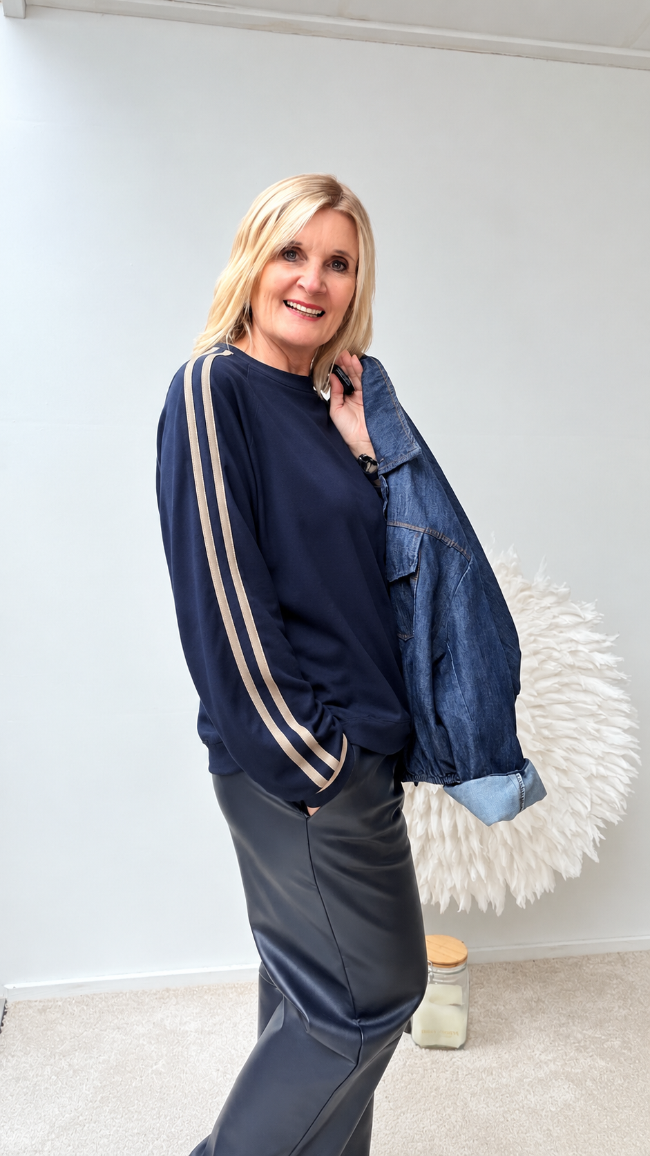 SWEATSHIRT BLAU MIT STREIFEN