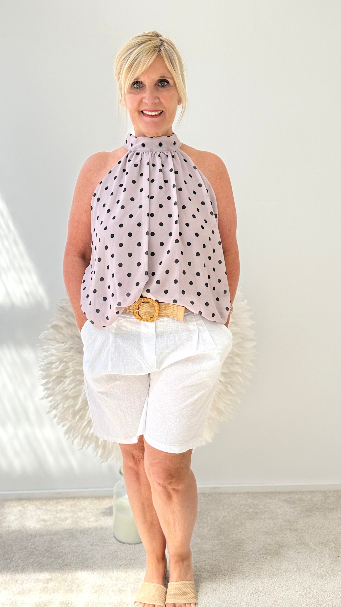 BLUSEN TOP MIT PUNKTEN "TAUPE"