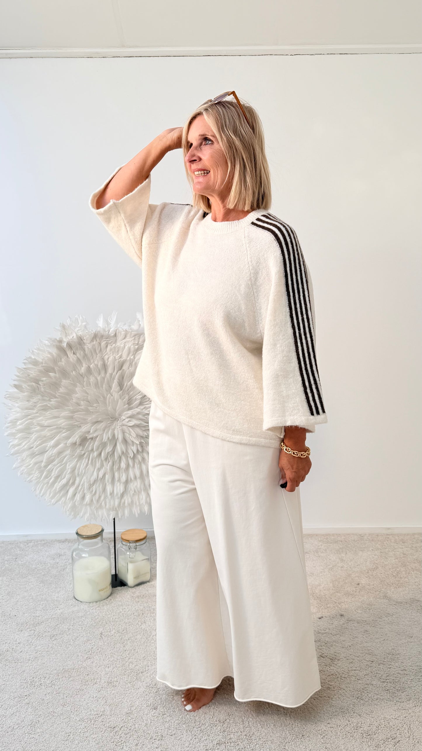 PULLI MIT STREIFEN „BEIGE“
