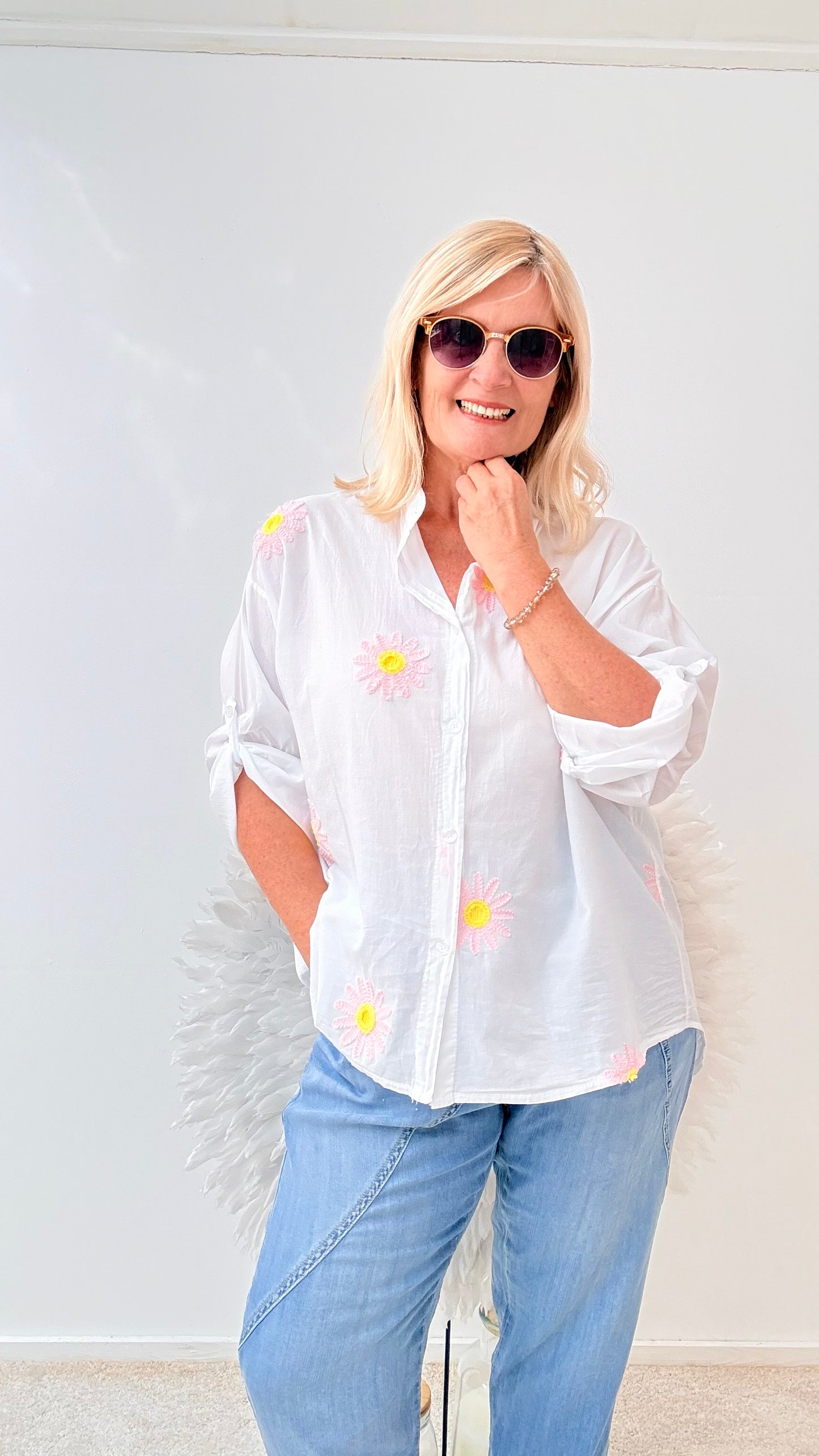BLUSE " MIT BLÜTEN"WEIß