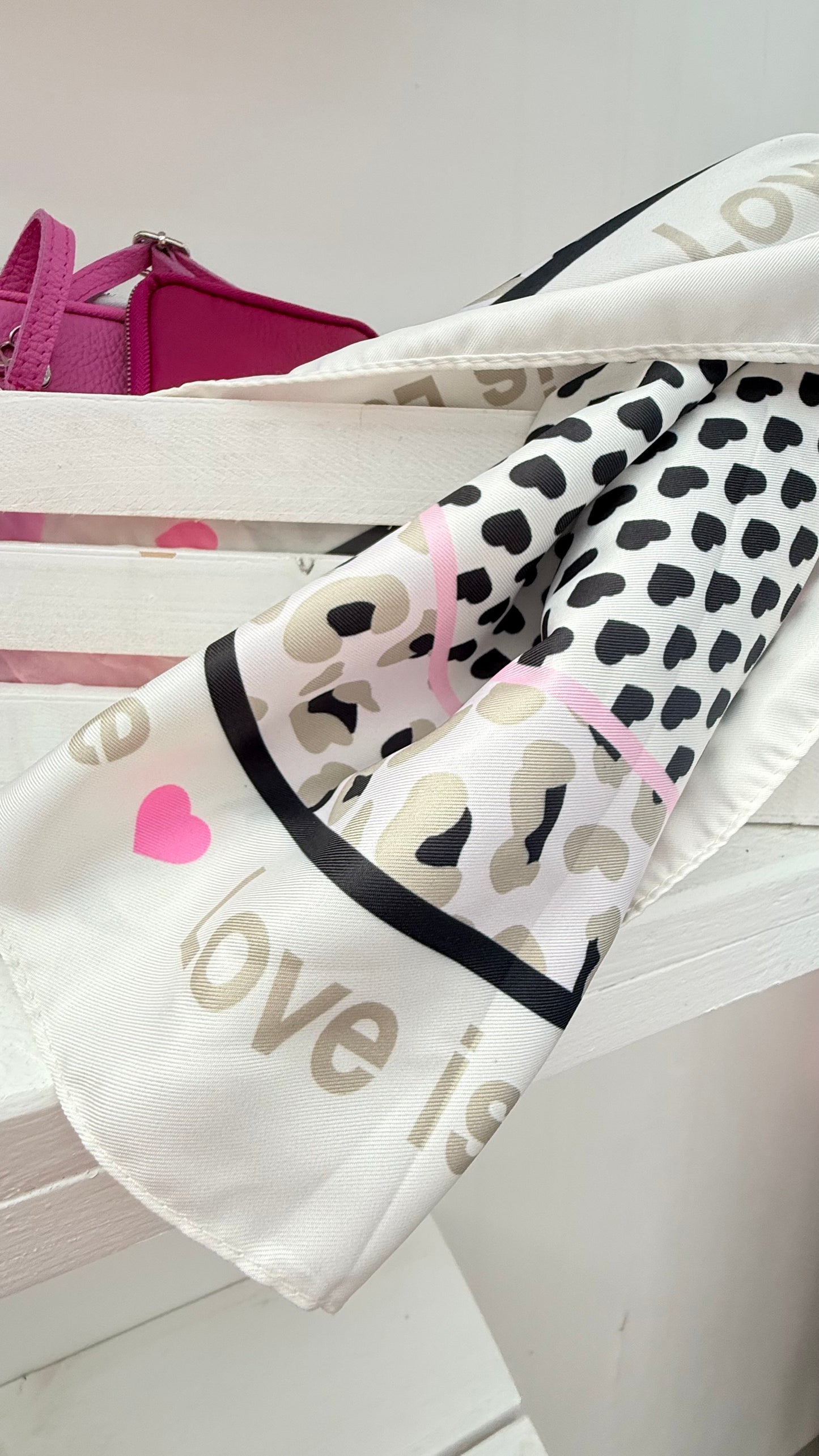 NICKI TUCH " LOVE BEIGE