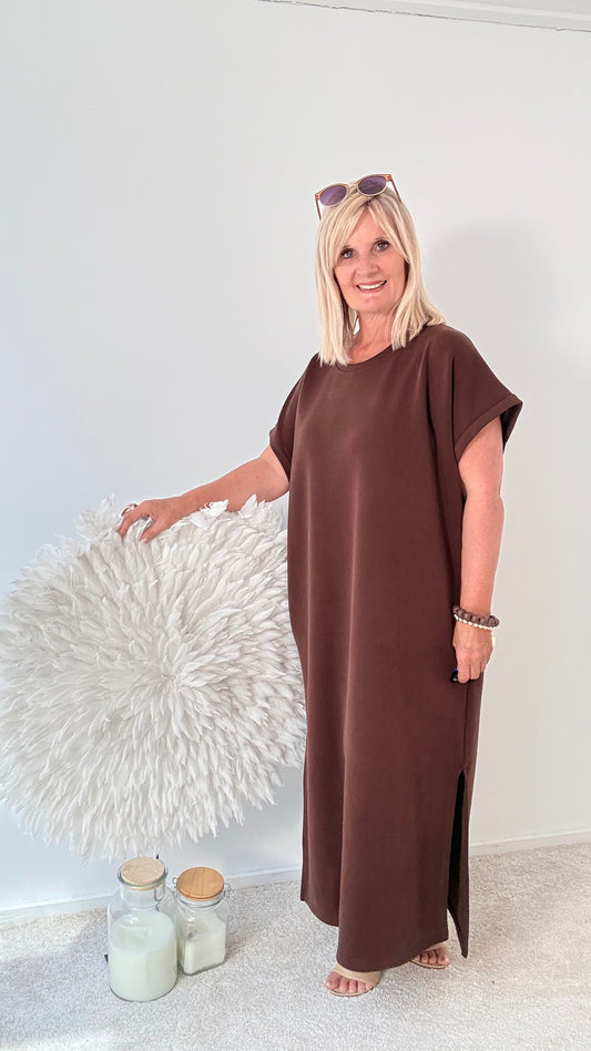 SPORTLICH STYLISCHES KLEID "BRAUN "