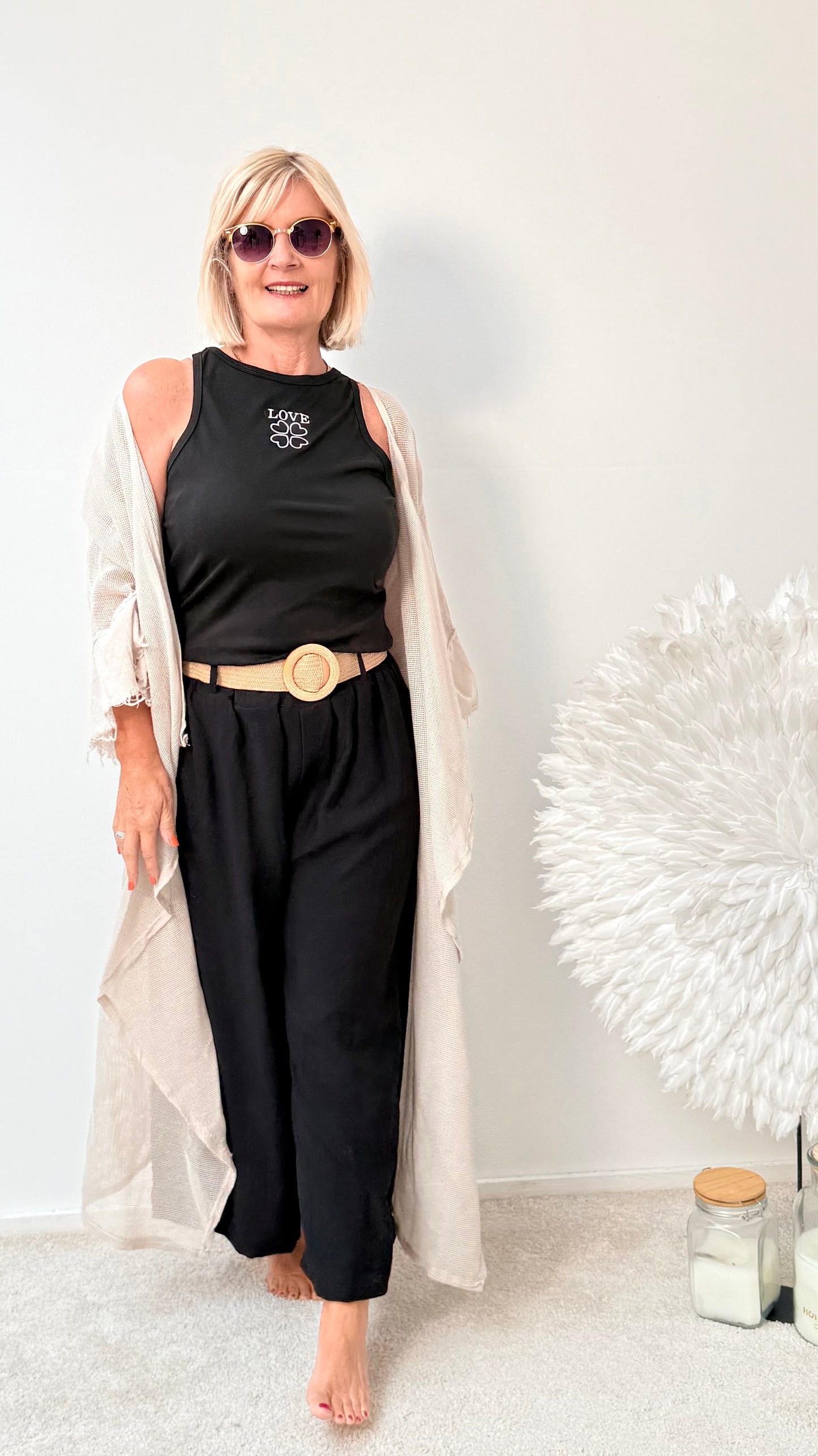 LEICHTE HOSE MIT GÜRTEL "SCHWARZ"