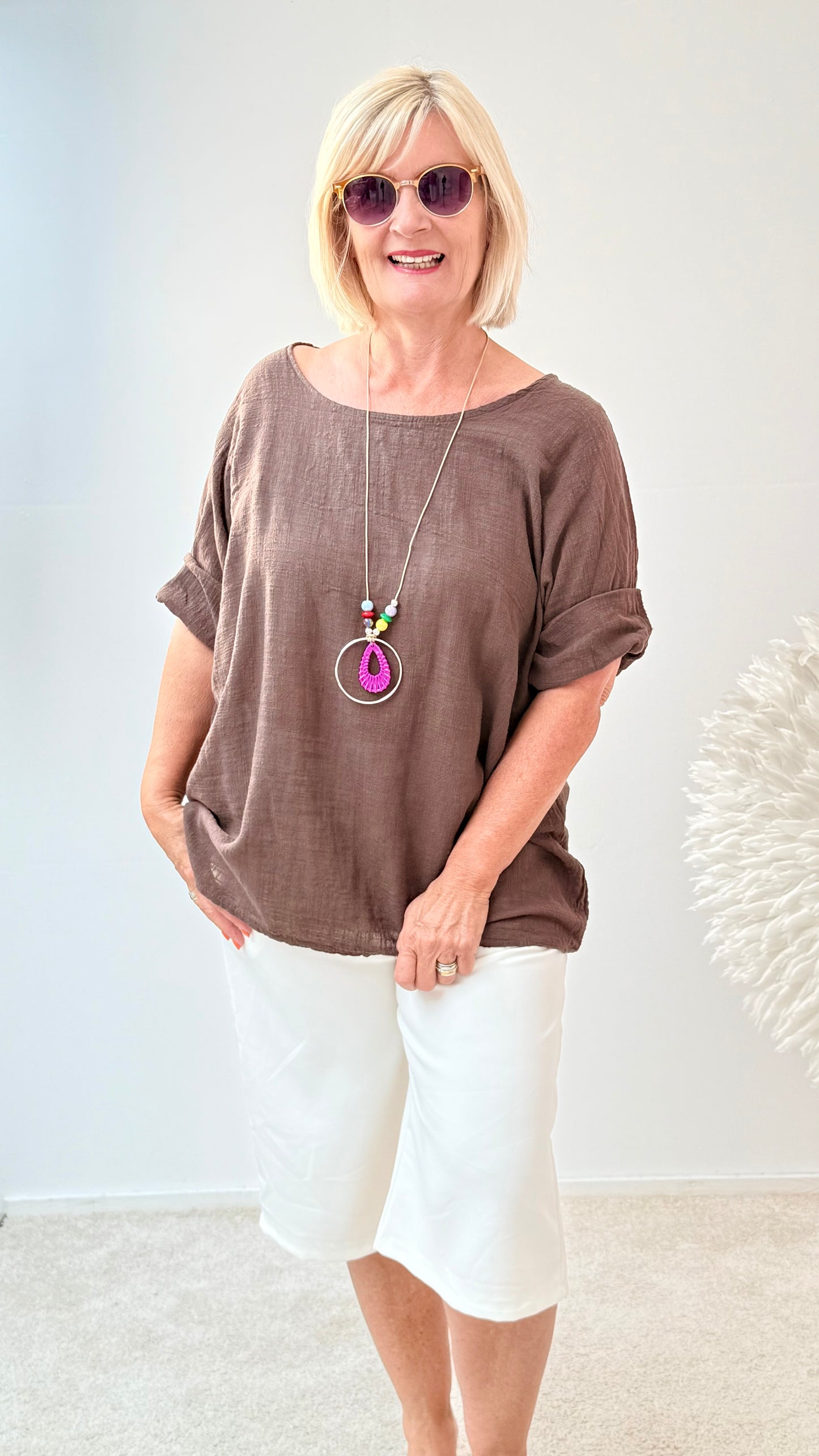 BLUSE MIT KETTE " BRAUN“