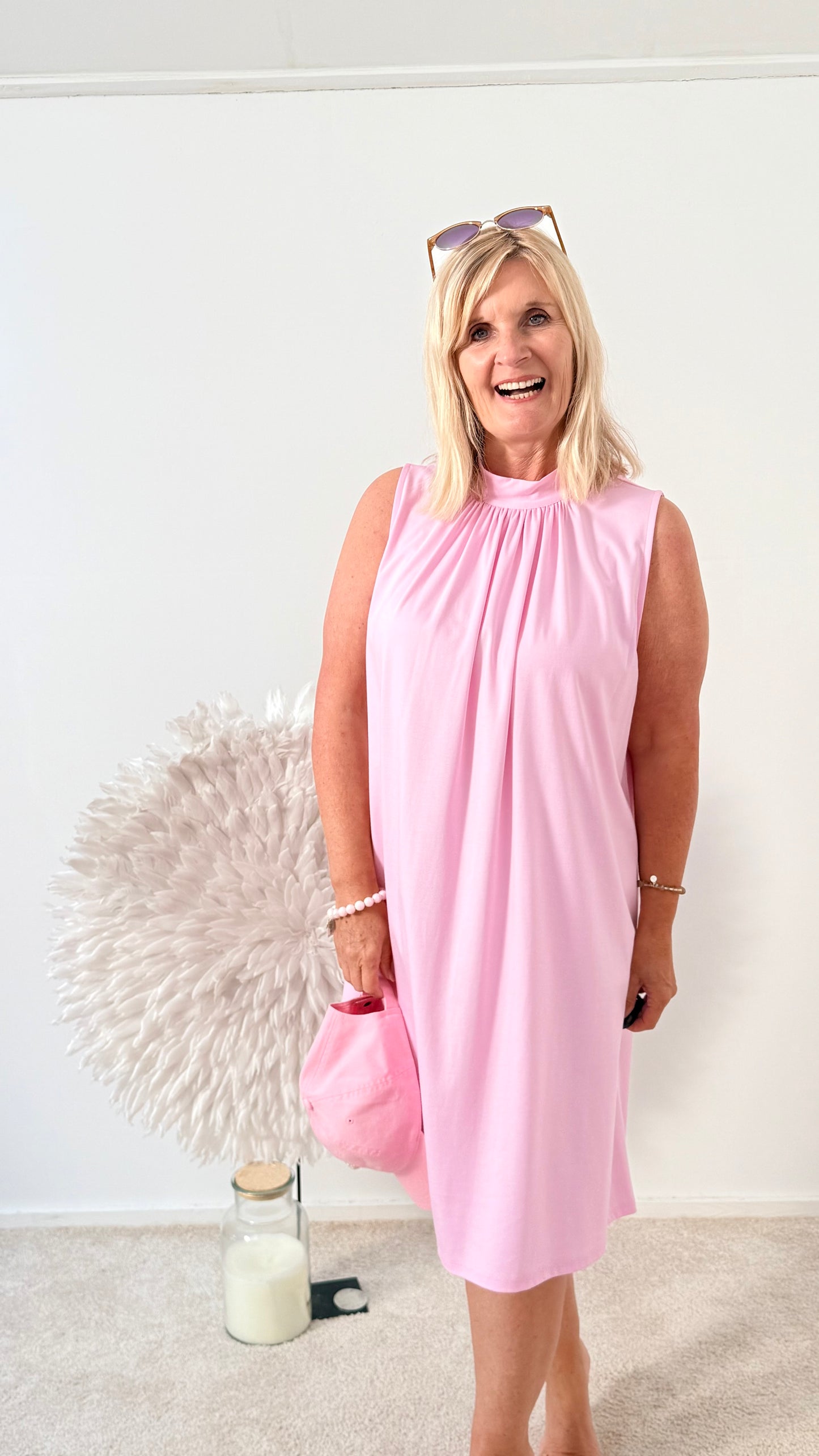 SOMMERKLEID OHNE ÄRMEL MIT HALSBÜNDCHEN " ROSA"