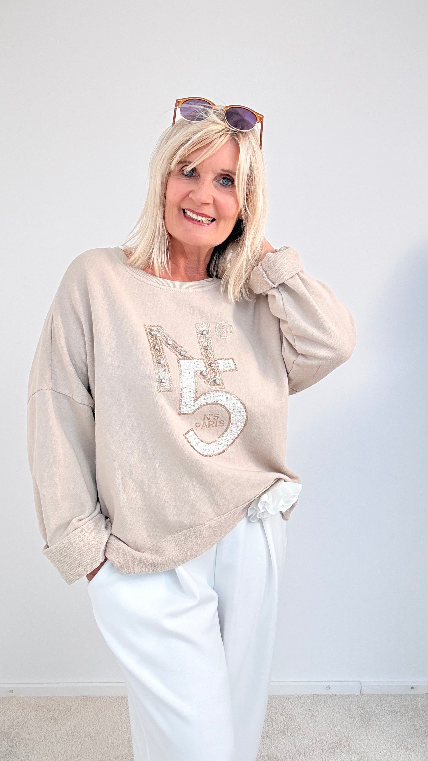 SWEATSHIRT "BEIGE " MIT KLEIEN STEINEN