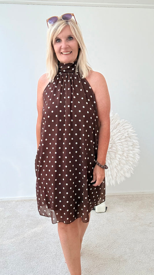 SOMMERKLEID "PUNKTE" OHNE ÄRMEL MIT HALSBÜNDCHEN " BRAUN
