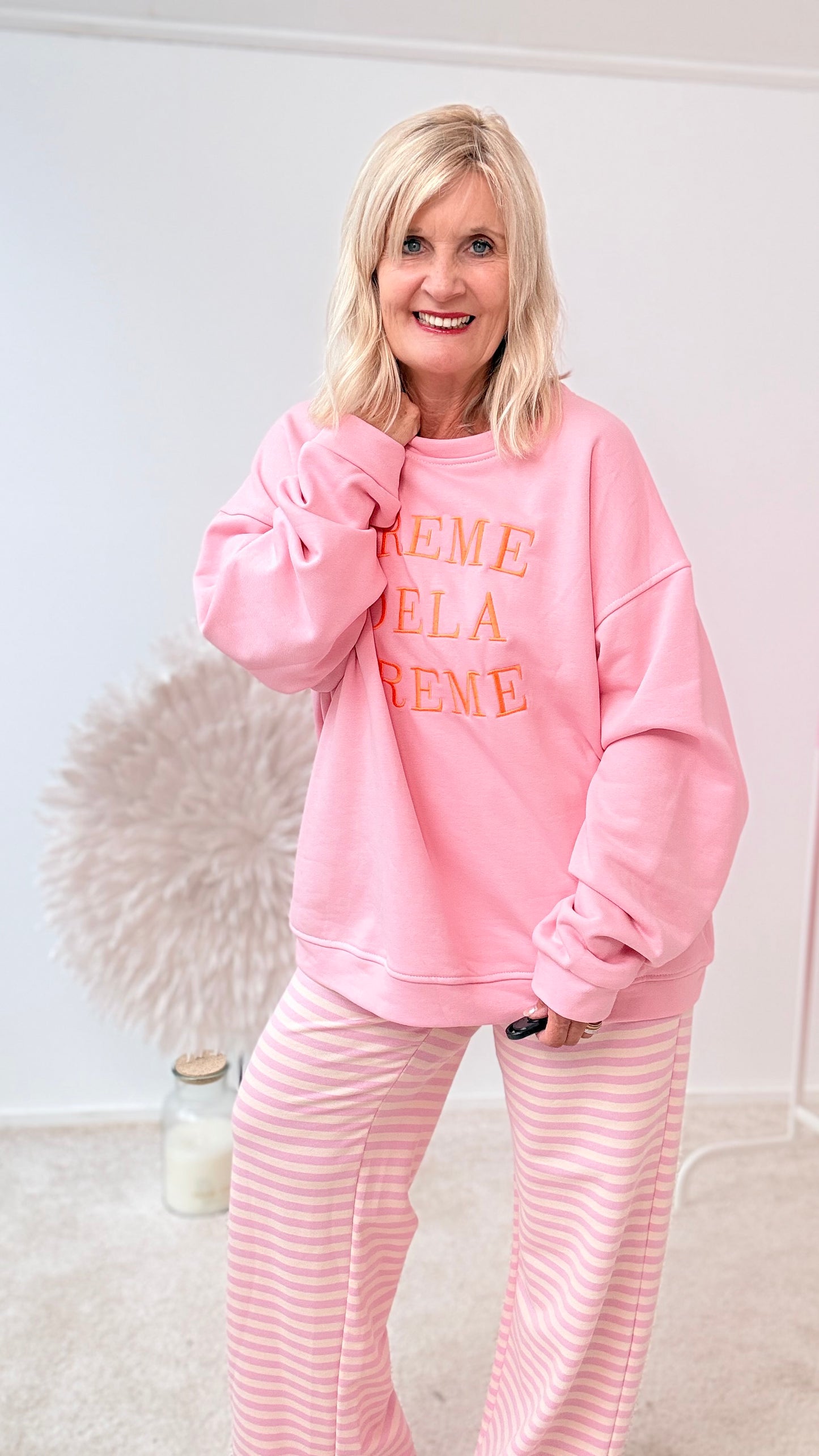SWEATSHIRT " CREME DE LA CREME" ROSA MIT ORANGE"