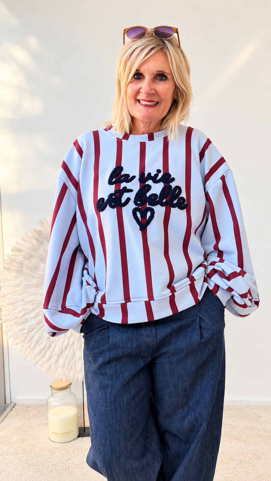 SWEATSHIRT "LA VIE" GESTREIFT IN BLAU/BORDEAUX