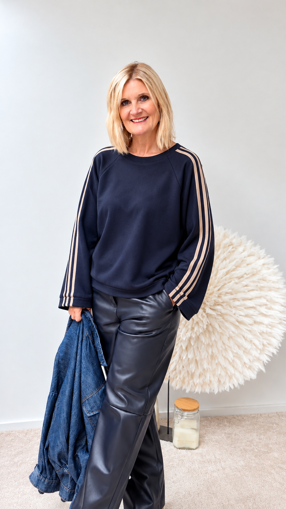SWEATSHIRT BLAU MIT STREIFEN