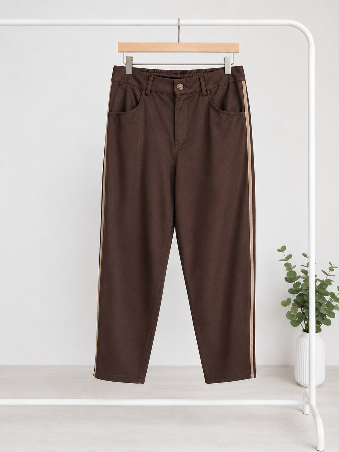 HOSEN MIT SEITENSTREIFEN " BRAUN"