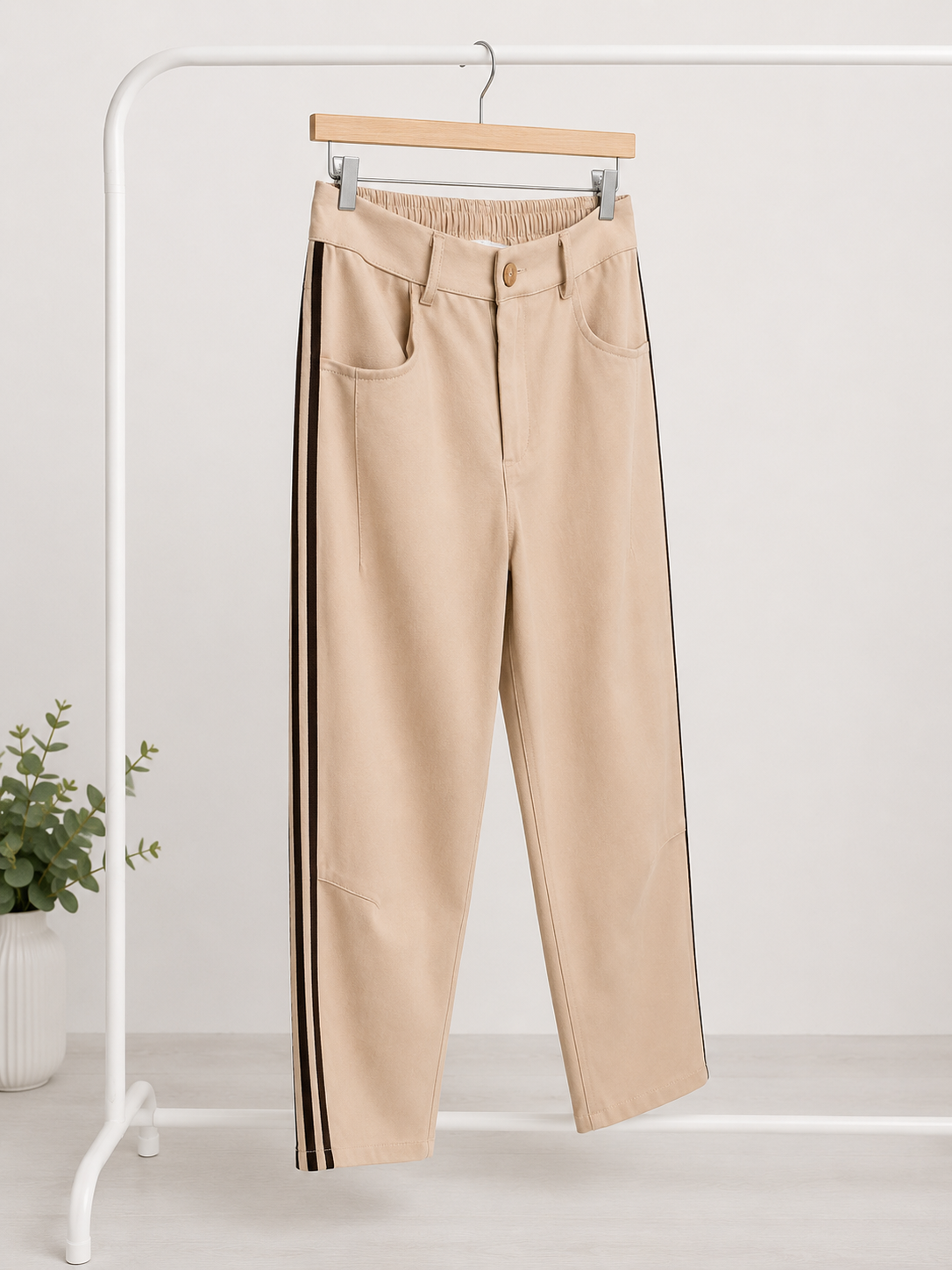 HOSEN MIT SEITENSTREIFEN " BEIGE"