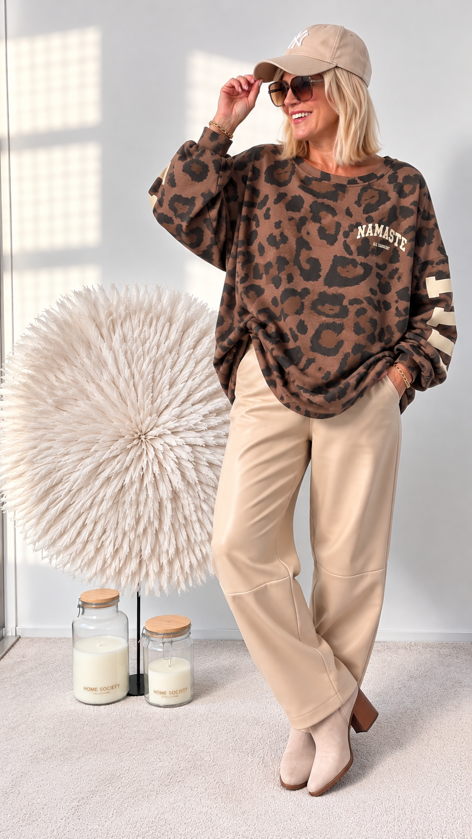 ANIMAL SWEATSHIRT MIT NAMASTE SCHRIFTZUG "DUNKEL "