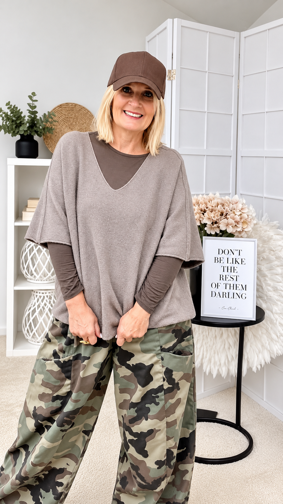 KUSCHELIGER PULLI MIT 3/4 ARM "TAUPE"