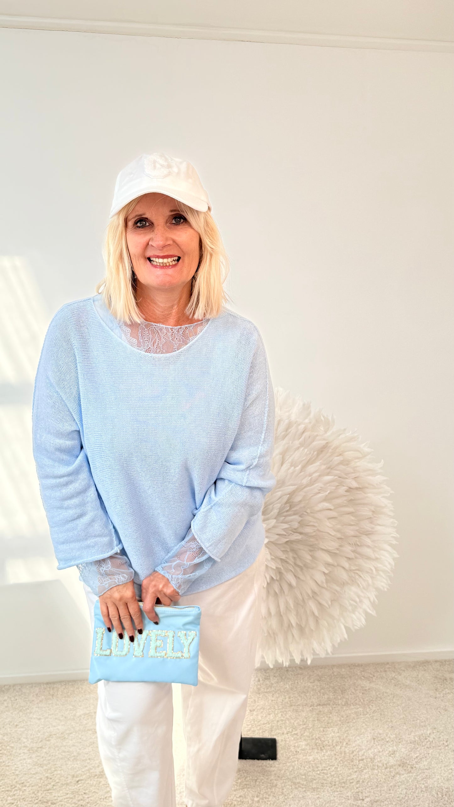 LEICHTSTRICKPULLI "BLAU"