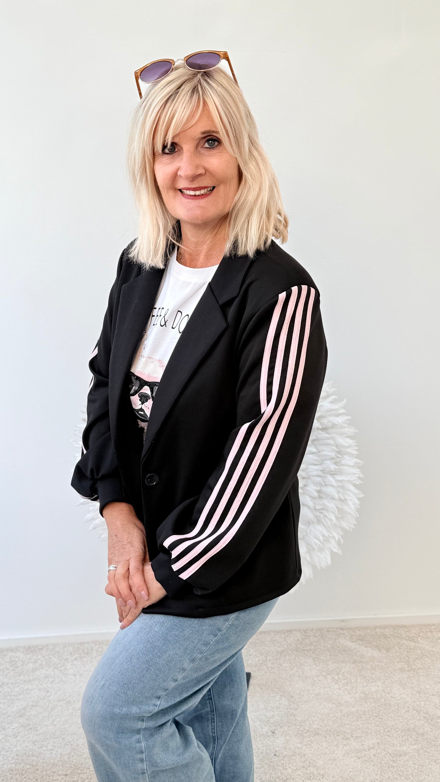 BLAZER MIT STREIFEN "SCCHWARZ"