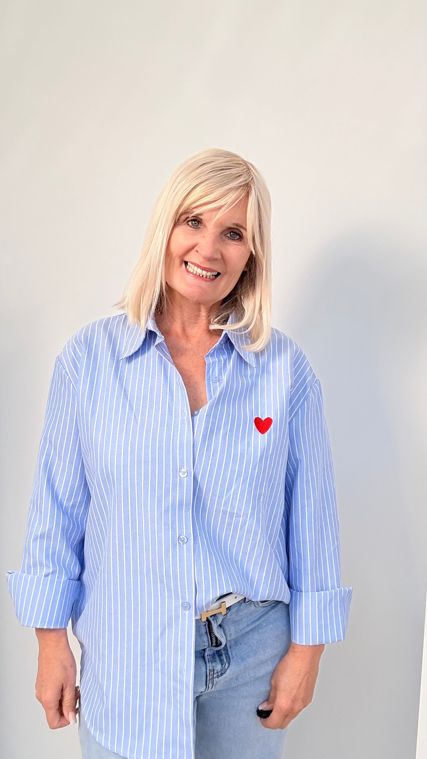 BLUSE MIT HERZ "BLAU"