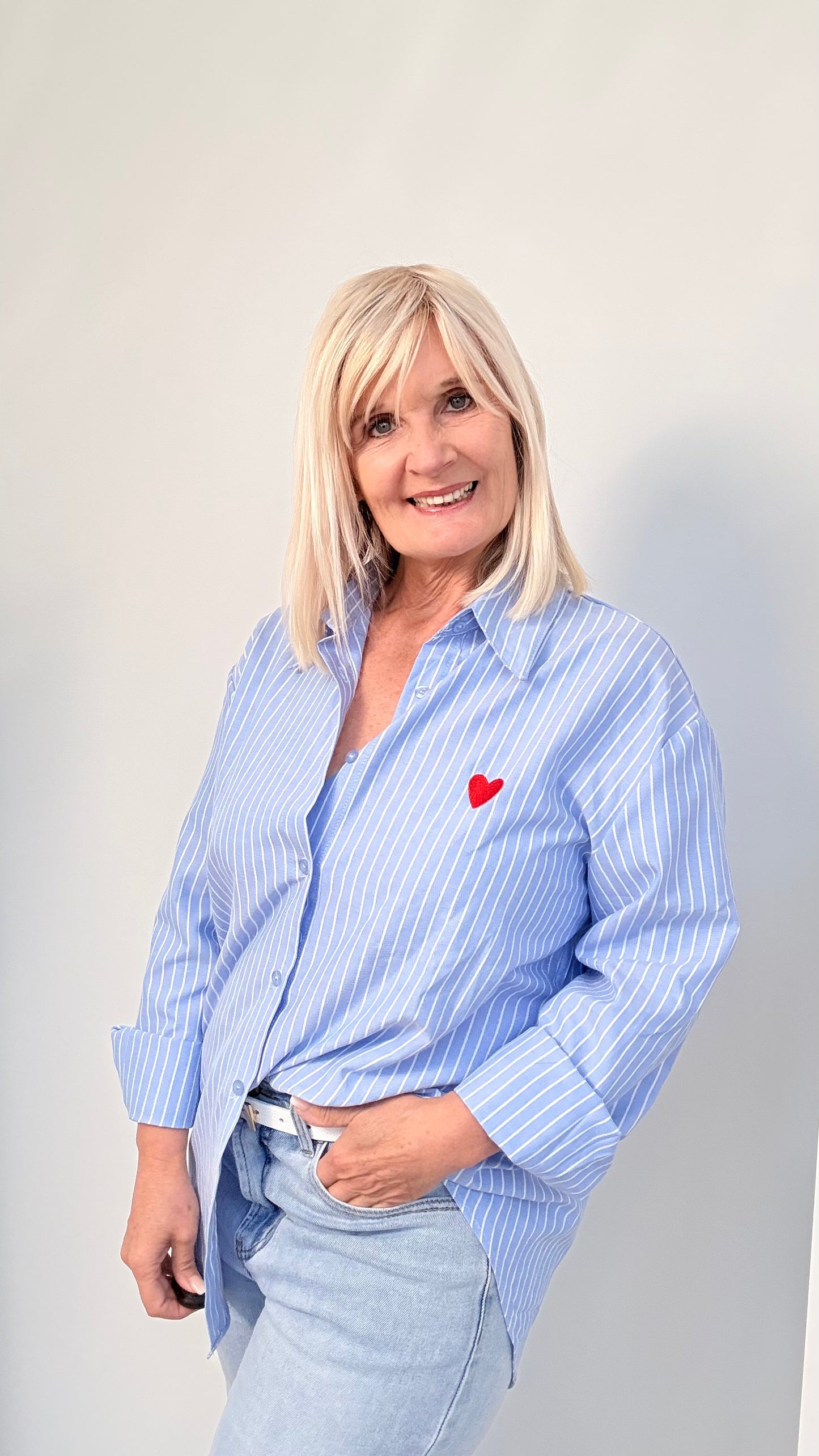 BLUSE MIT HERZ "BLAU"