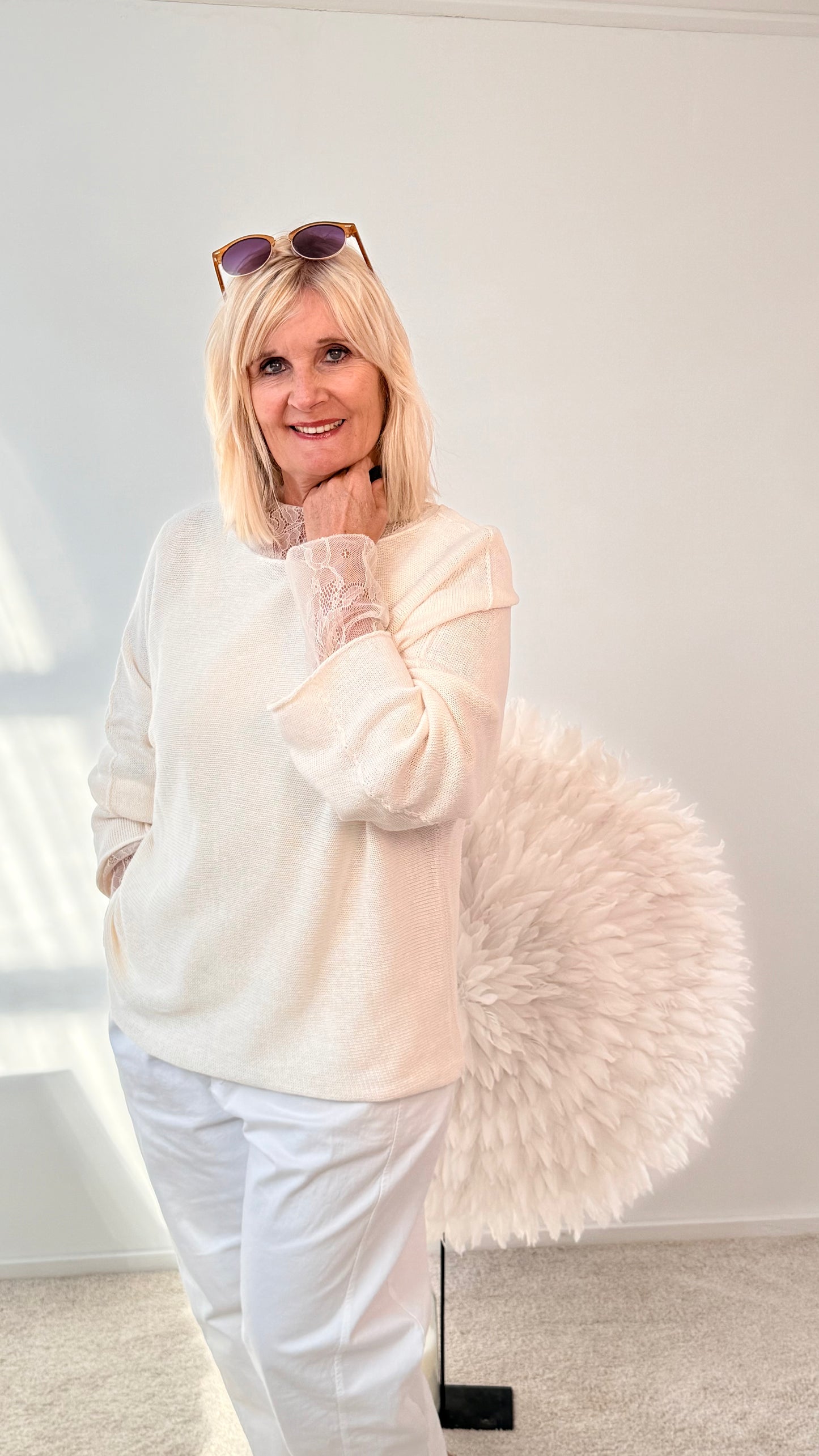 LEICHTSTRICKPULLI "BEIGE"