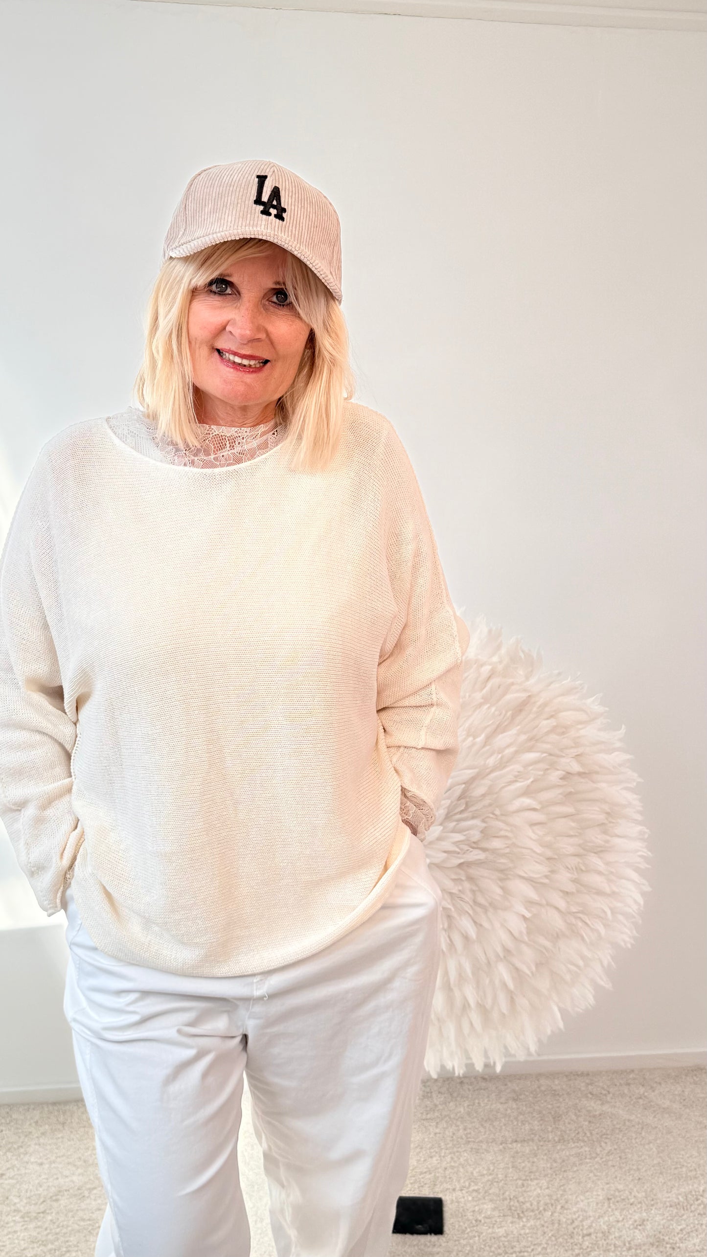LEICHTSTRICKPULLI "BEIGE"